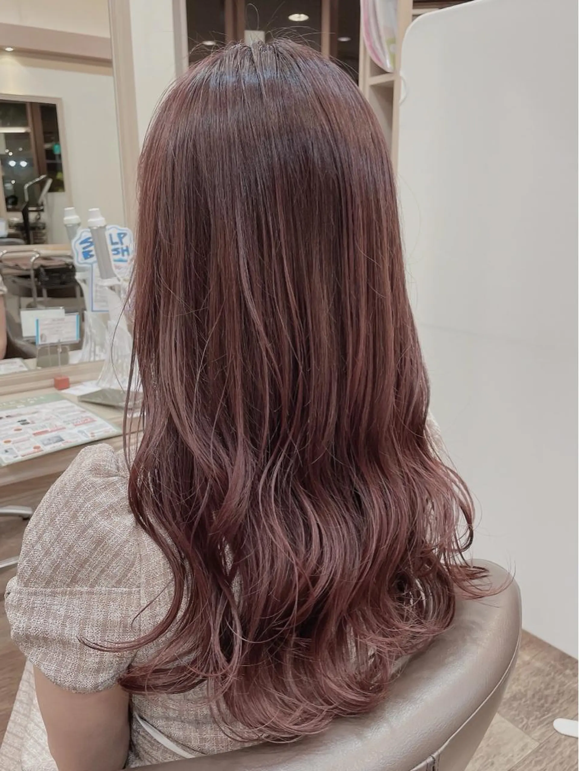 セミロング カラー バレイヤージュ ピンクカラー シルバー レイヤーカット 尚平 40代からの 髪質改善専門のその他イメージ