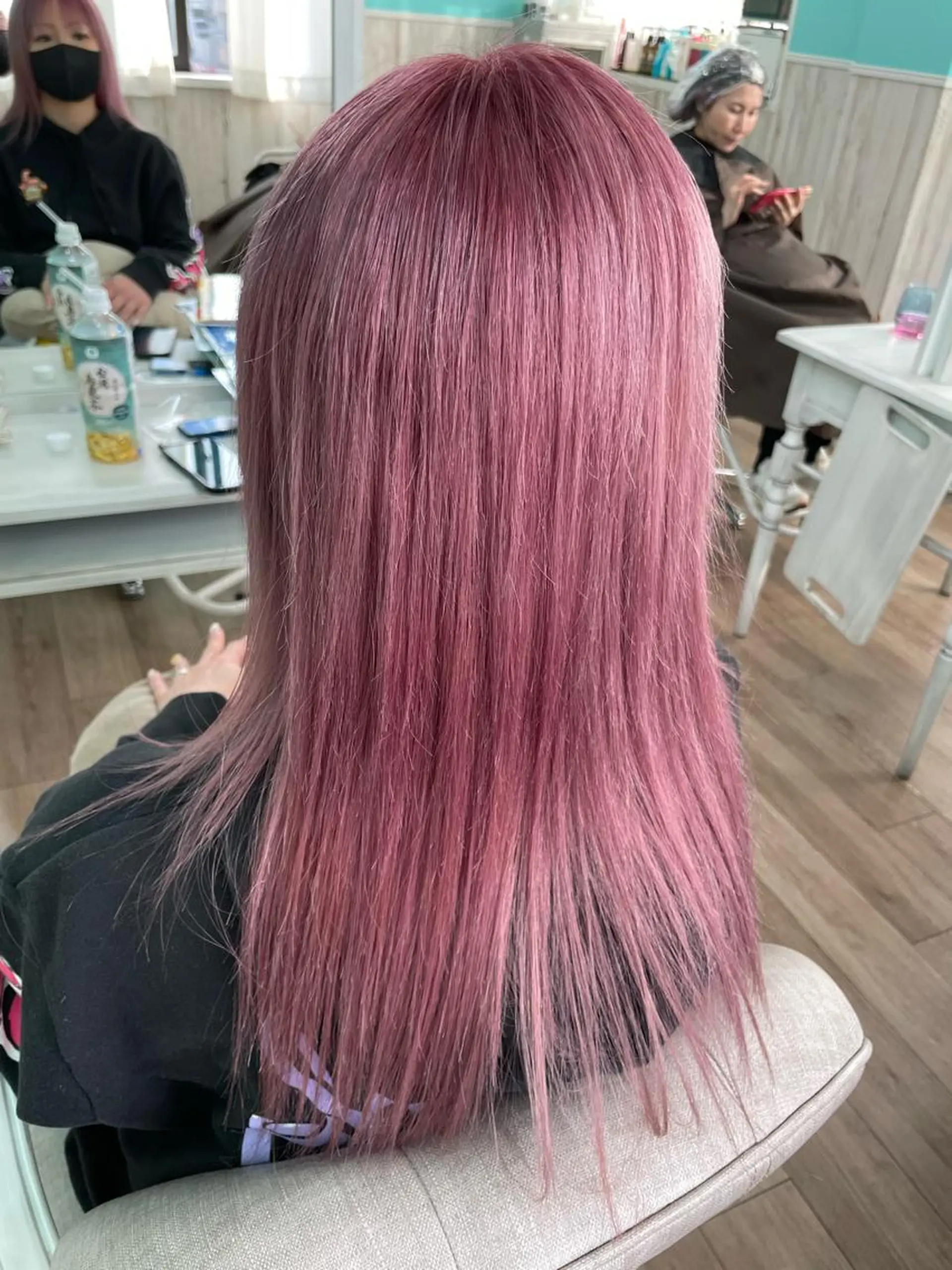 セミロング ヘアカラー トリートメント 🐆アンドウ チカコ🦓のヘアスタイル