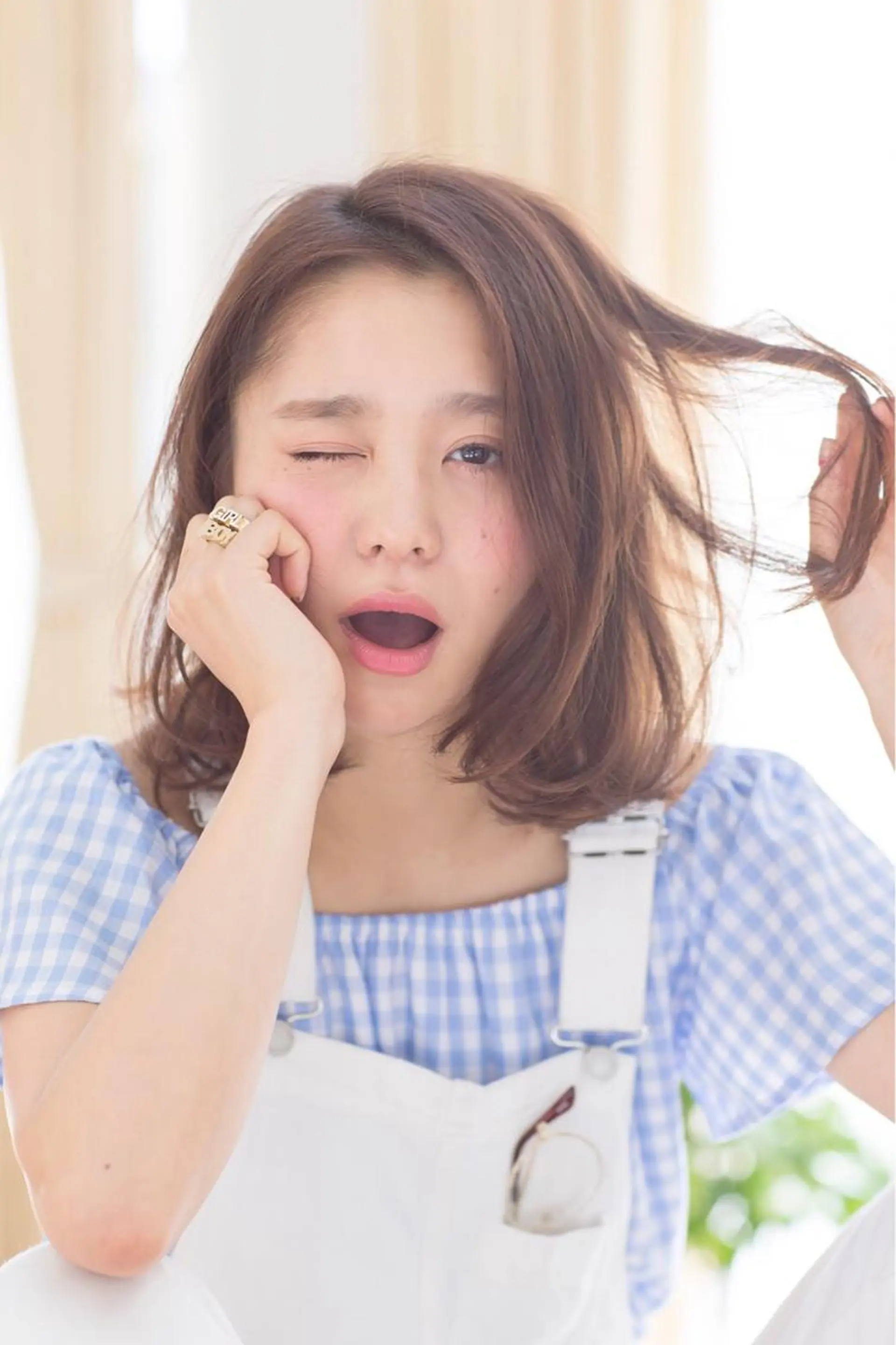 ミディアム カラー 岩渕 由里香のヘアスタイル