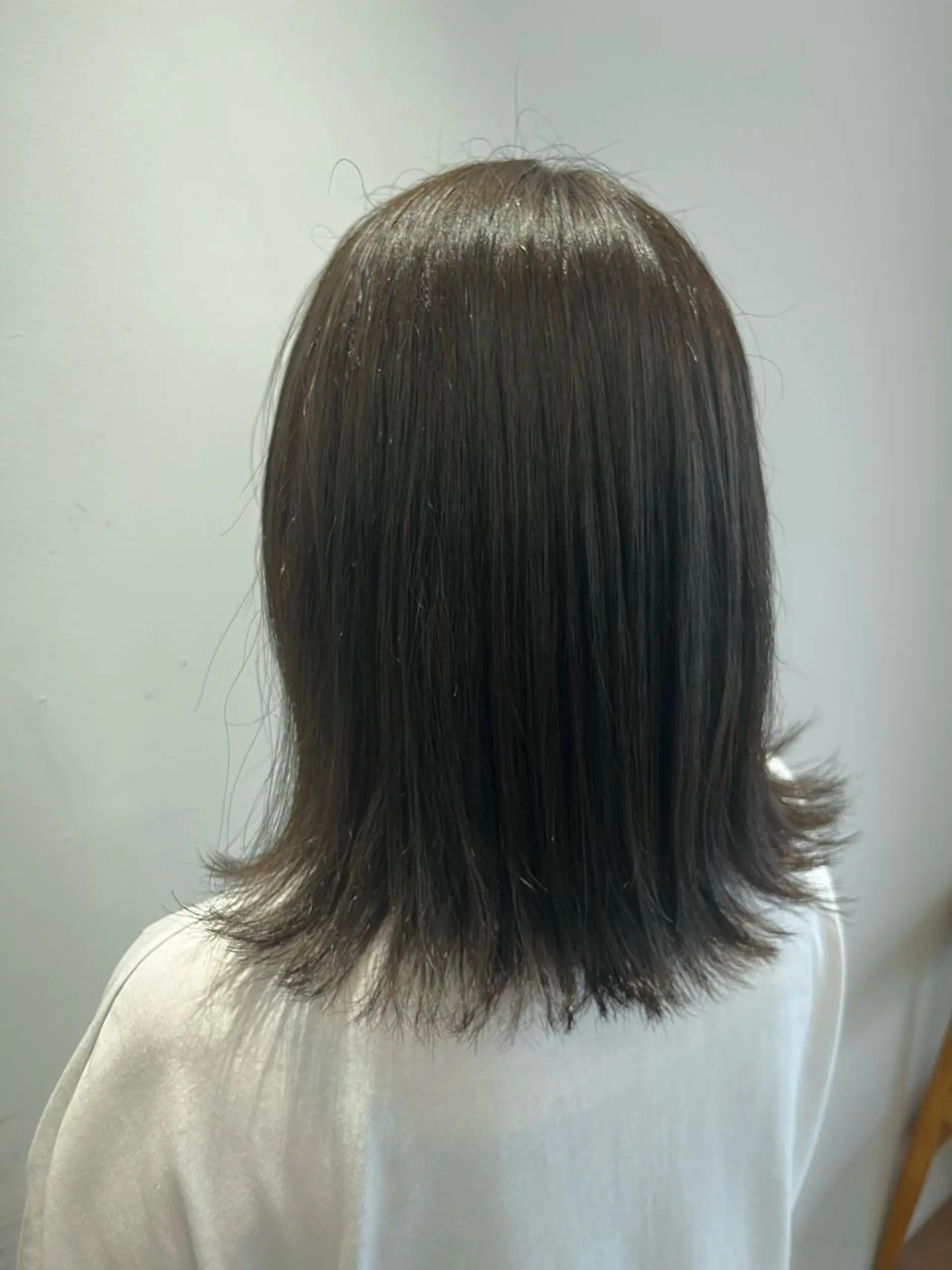 ミディアム カラー ブラウンカラー マットブラウン おくだ　りお /ハイトーンカラーのヘアスタイル