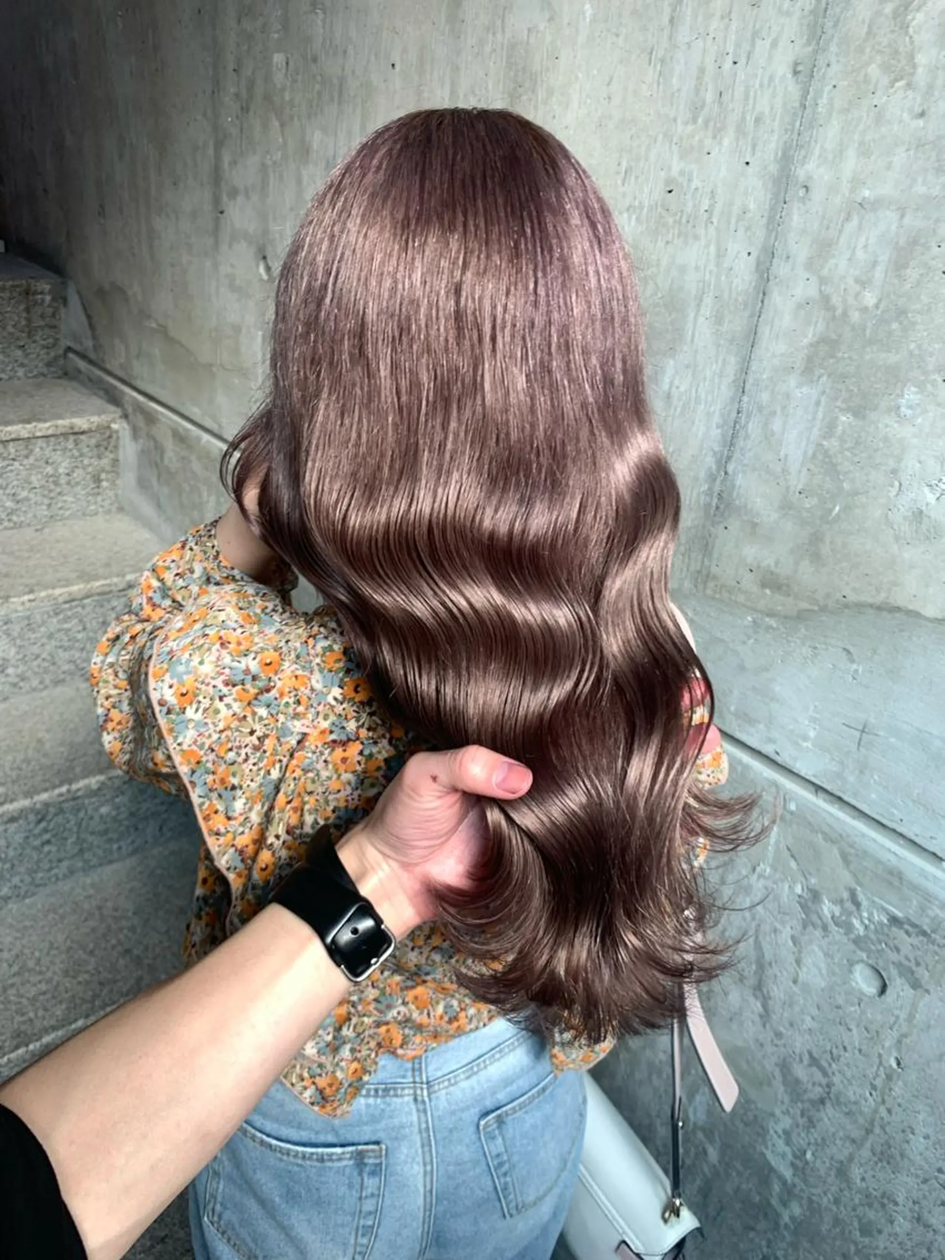 ロング くすみミルクティー／ ブラウン🪡TOWAのヘアスタイル