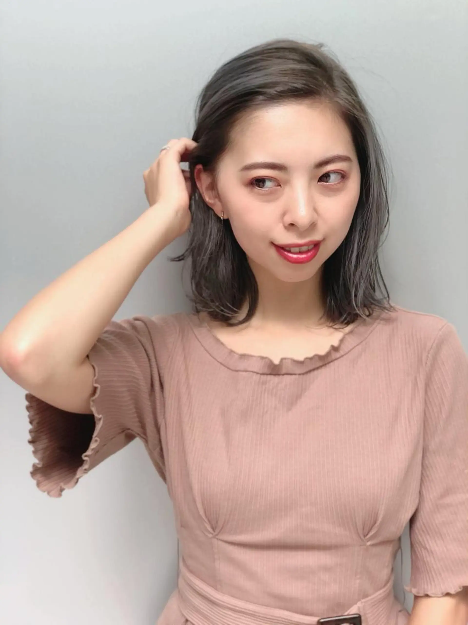 ミディアム カラー 能登谷 きよのヘアスタイル