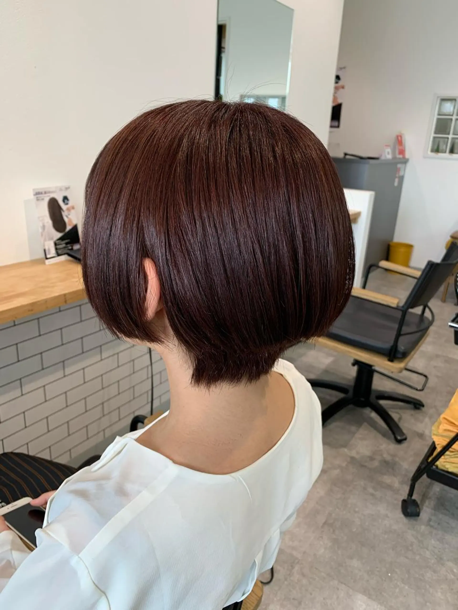 ショート カラー アッシュ バレイヤージュ ベージュカラー ブロンド ブルーカラー レイヤーカット/ 艶カラー/RYOMAのヘアスタイル