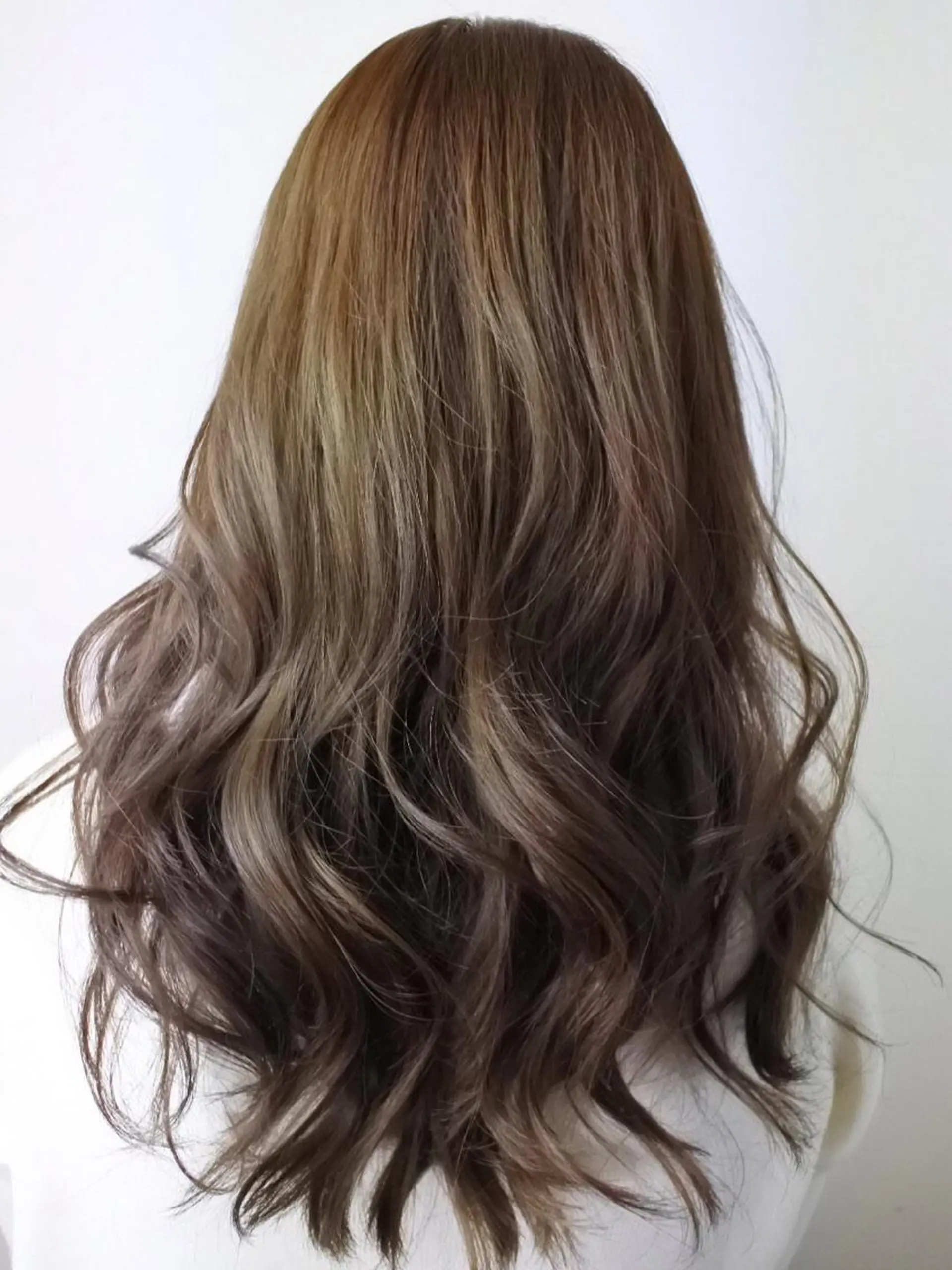 ミディアム セミロング ロング カラー 三好 美里のヘアスタイル