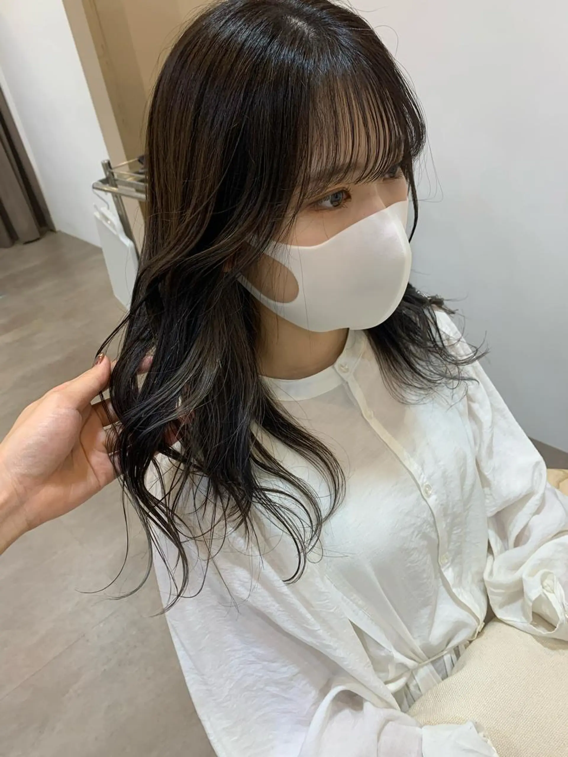 ロング カラー 佐藤 永夏のヘアスタイル