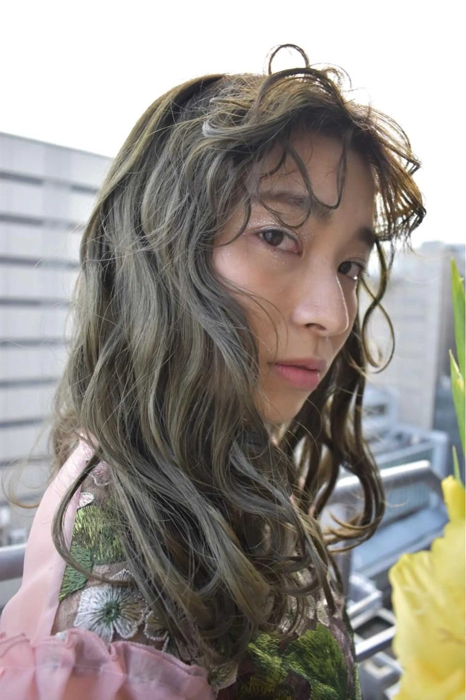 ロング カラー ヘアアレンジ ロング AND THE BRICKS所属・AND THE BRICKS北川珠紀の眉毛・アイブロウイメージ