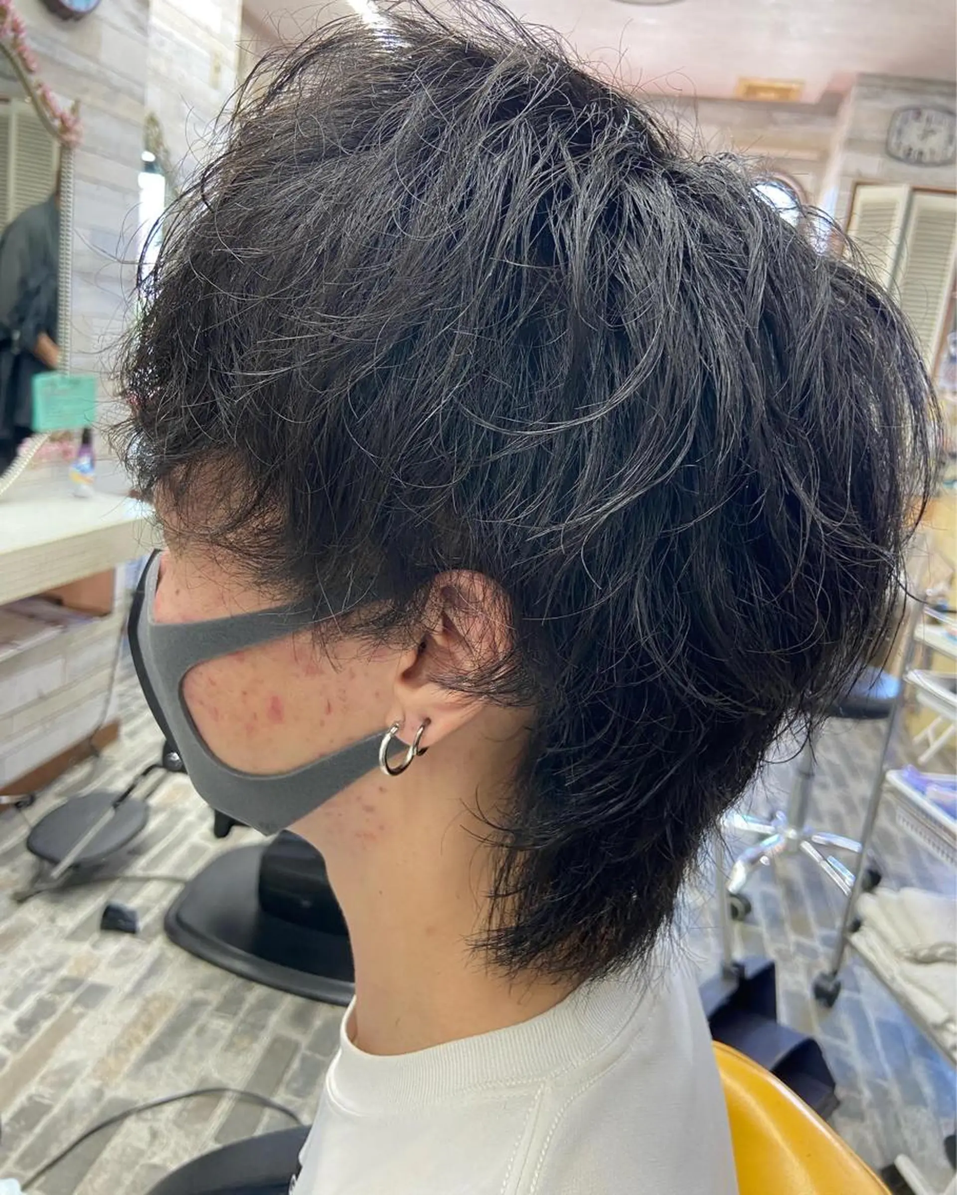 ミディアム パーマ メンズ マッシュウルフ マッシュ メンズウルフカット ウルフカット カット パーマ 美容室スージーズ所属・大坪 拓斗のヘアスタイル