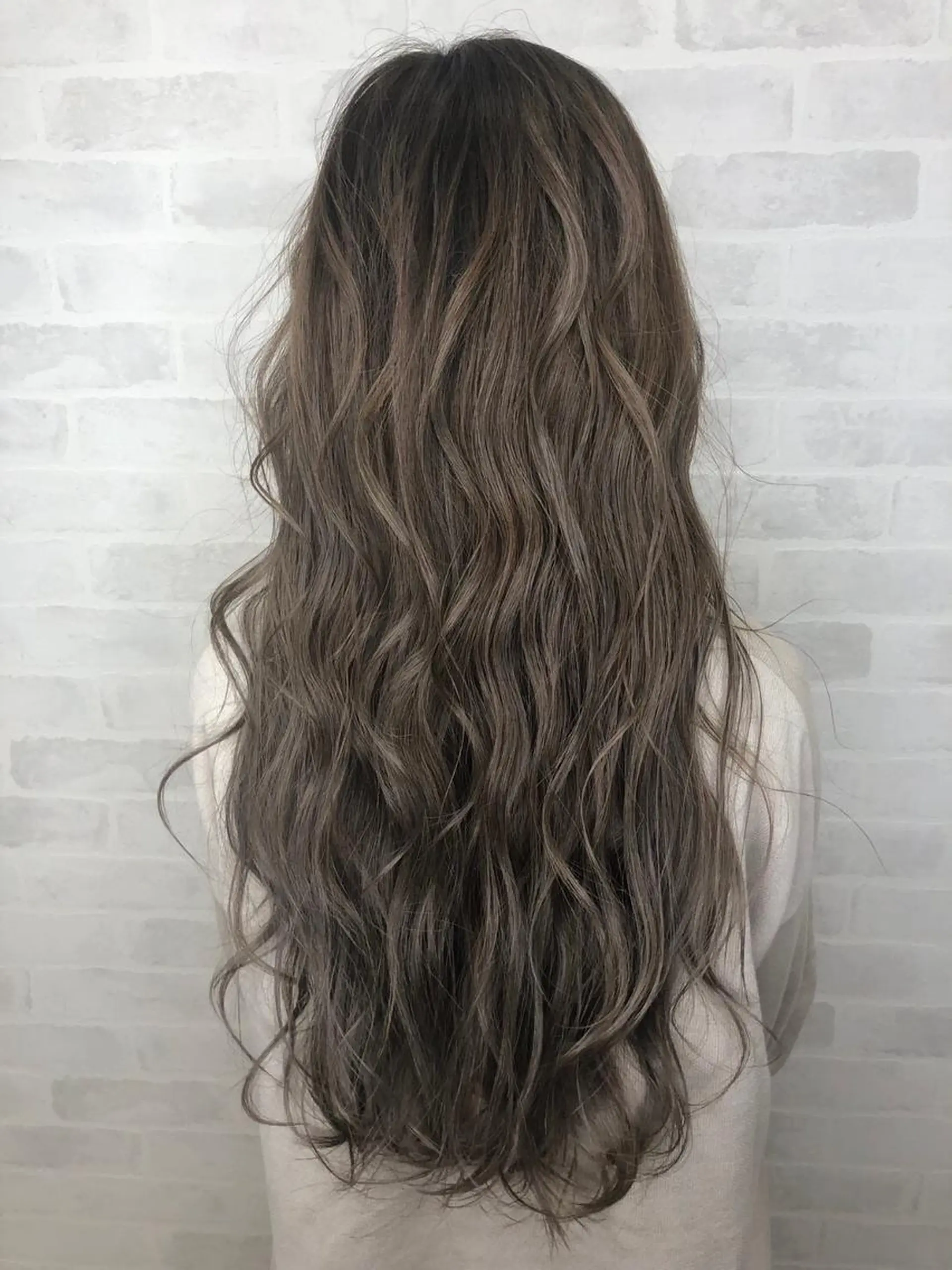 カラー デザインカラー Lienのヘアスタイル