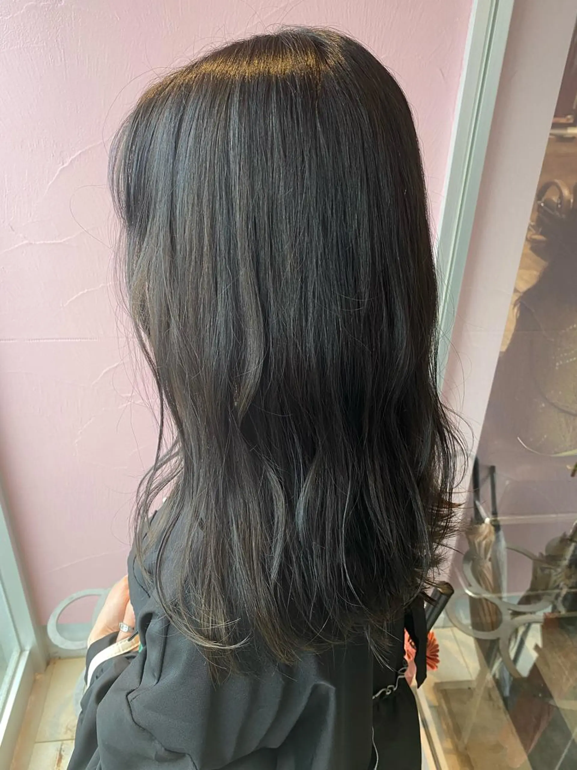 ロング カラー アッシュ 黒髪 ブリーチ ブルーカラー ブルーブラック 🌿寄り添い型美容師 🌿yuiのヘアスタイル