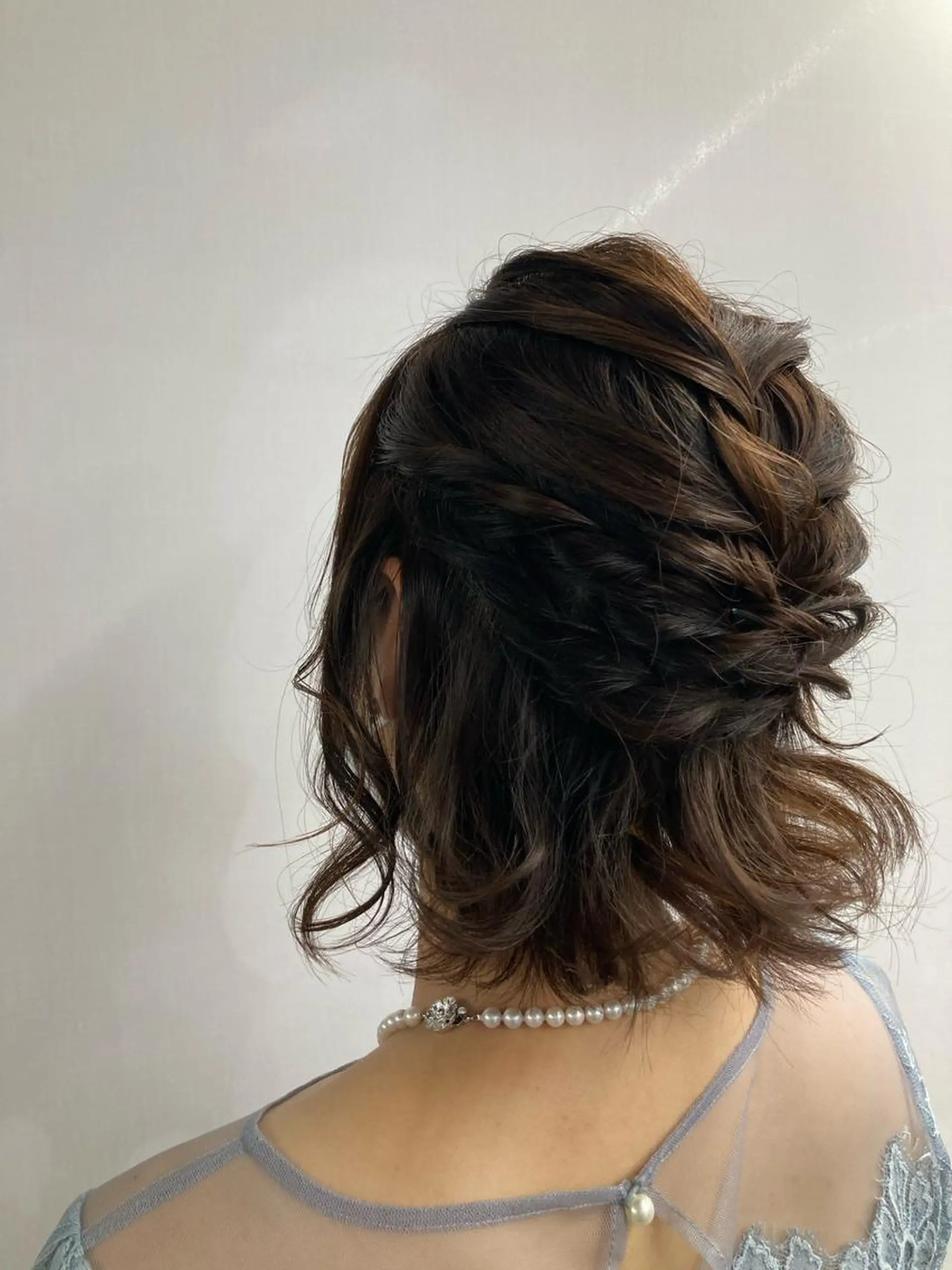 ミディアム ブリーチ&似合せボブ 田中寛十のヘアスタイル