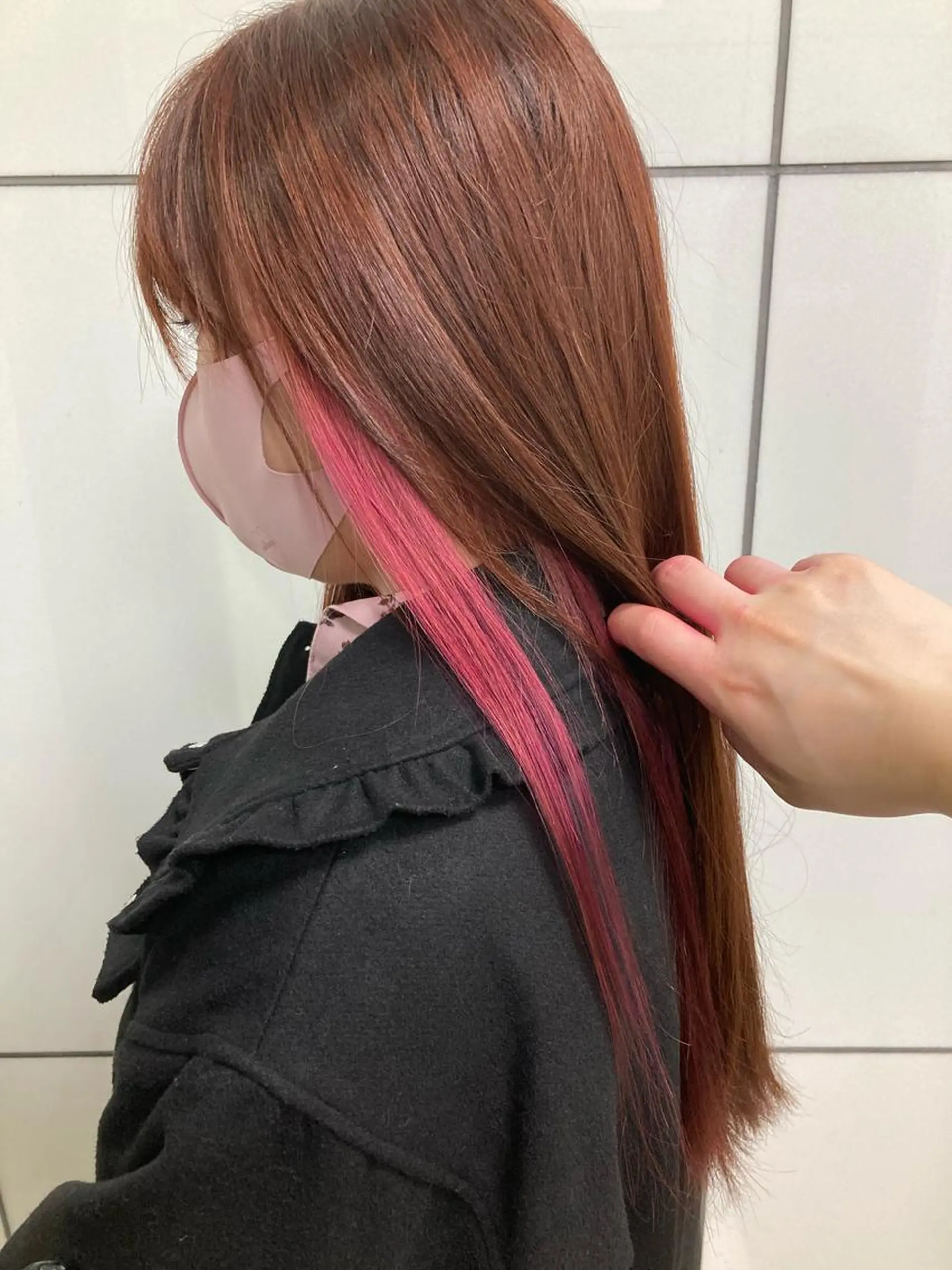 セミロング カラー インナーカラー ピンクカラー ヘアカラー トリートメント 髪質改善/痛ませ ないカラー/西村航大のヘアスタイル