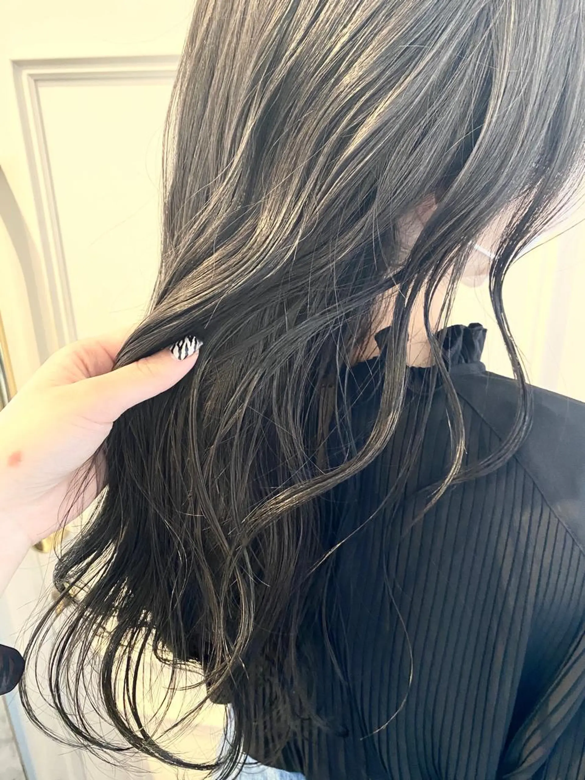 ロング カラー 安藤 佑衣のヘアスタイル
