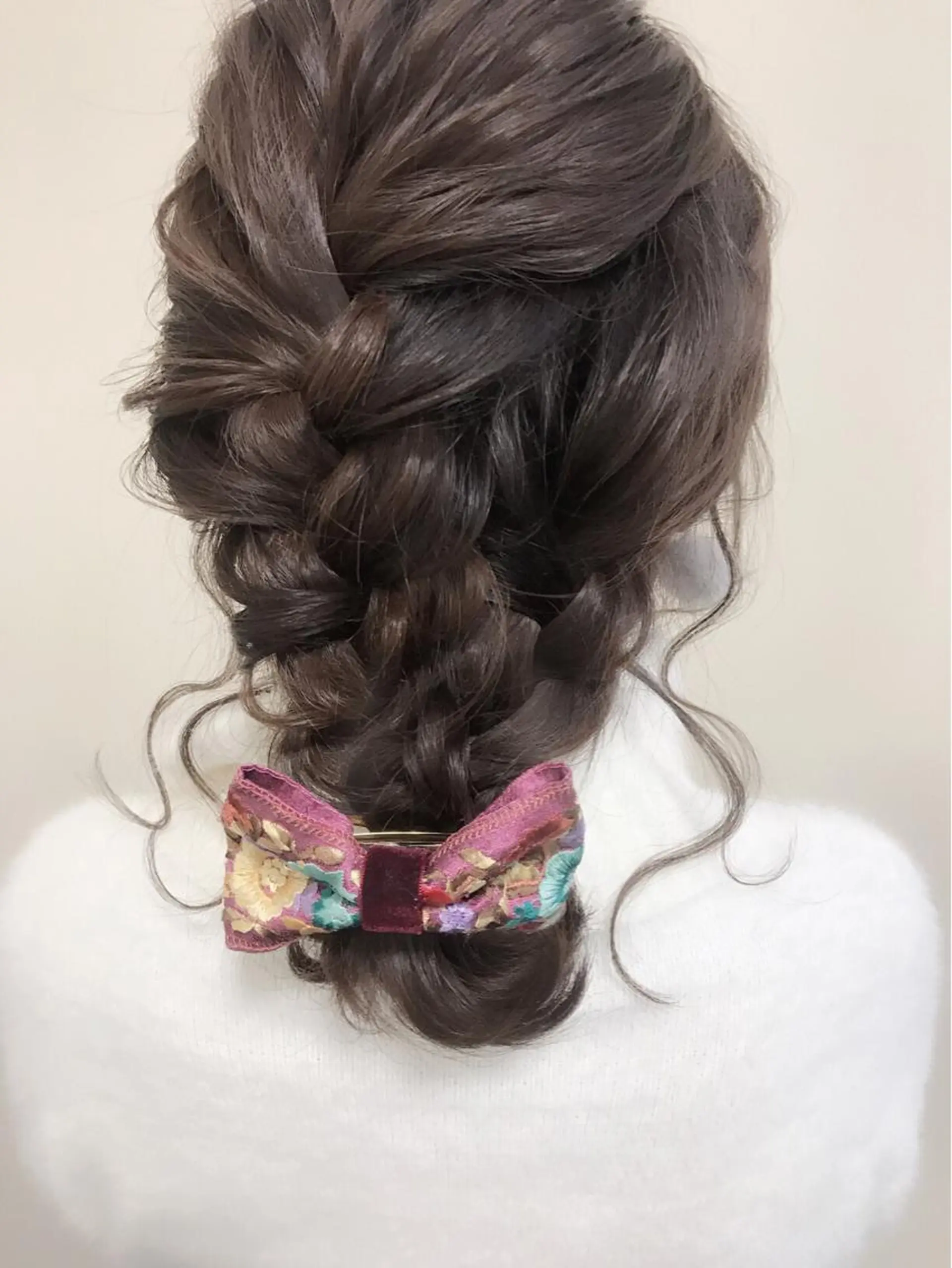 セミロング ヘアアレンジ 沢田 瞳のヘアスタイル