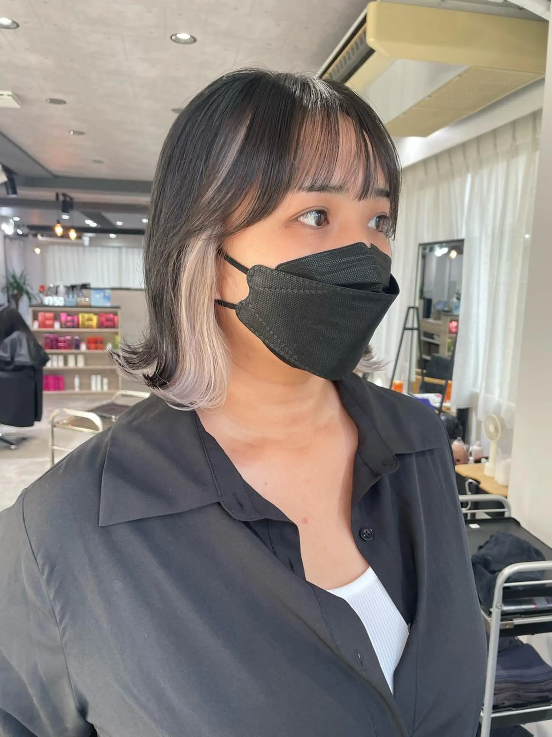 ショート ヘアカラー トリートメント 切りっぱなしボブイヤ リングカラー清水隆央のヘアスタイル