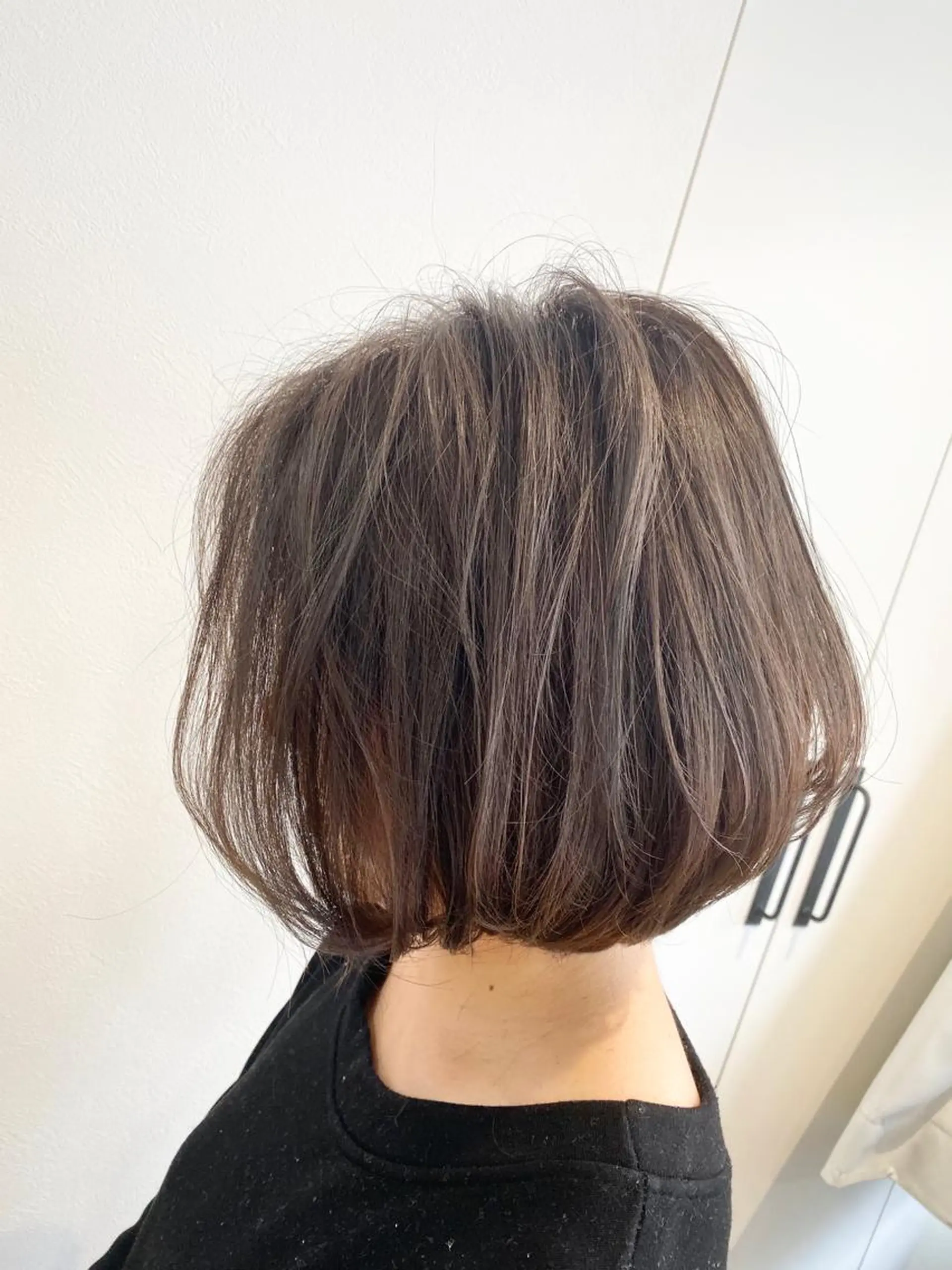 ショート カラー グレージュ ボブ カット ヘアカラー トリートメント Kazu .Kのヘアスタイル