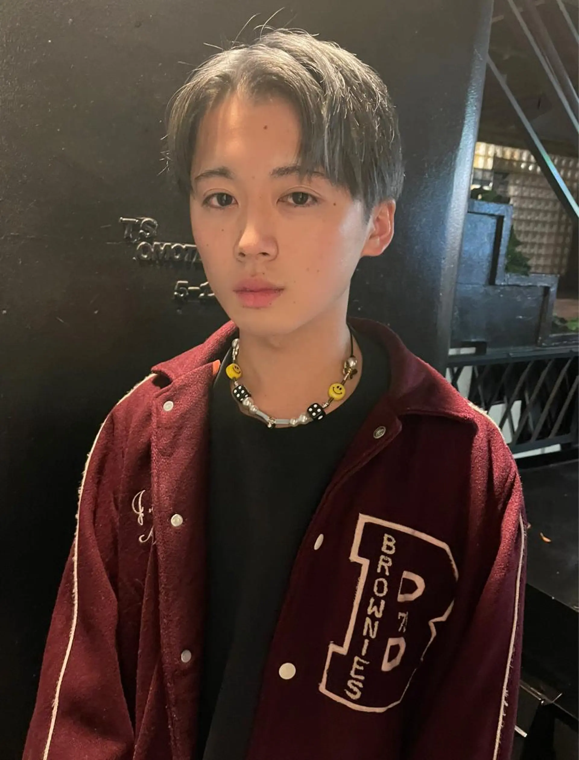 ショート カラー メンズ メンズバレイヤージュ メンズブリーチ センターパート フェードカット メンズハイライト ヘアカラー トリートメント ヘアセット スパイラルパーマ 🌐hina⭐️のヘアスタイル