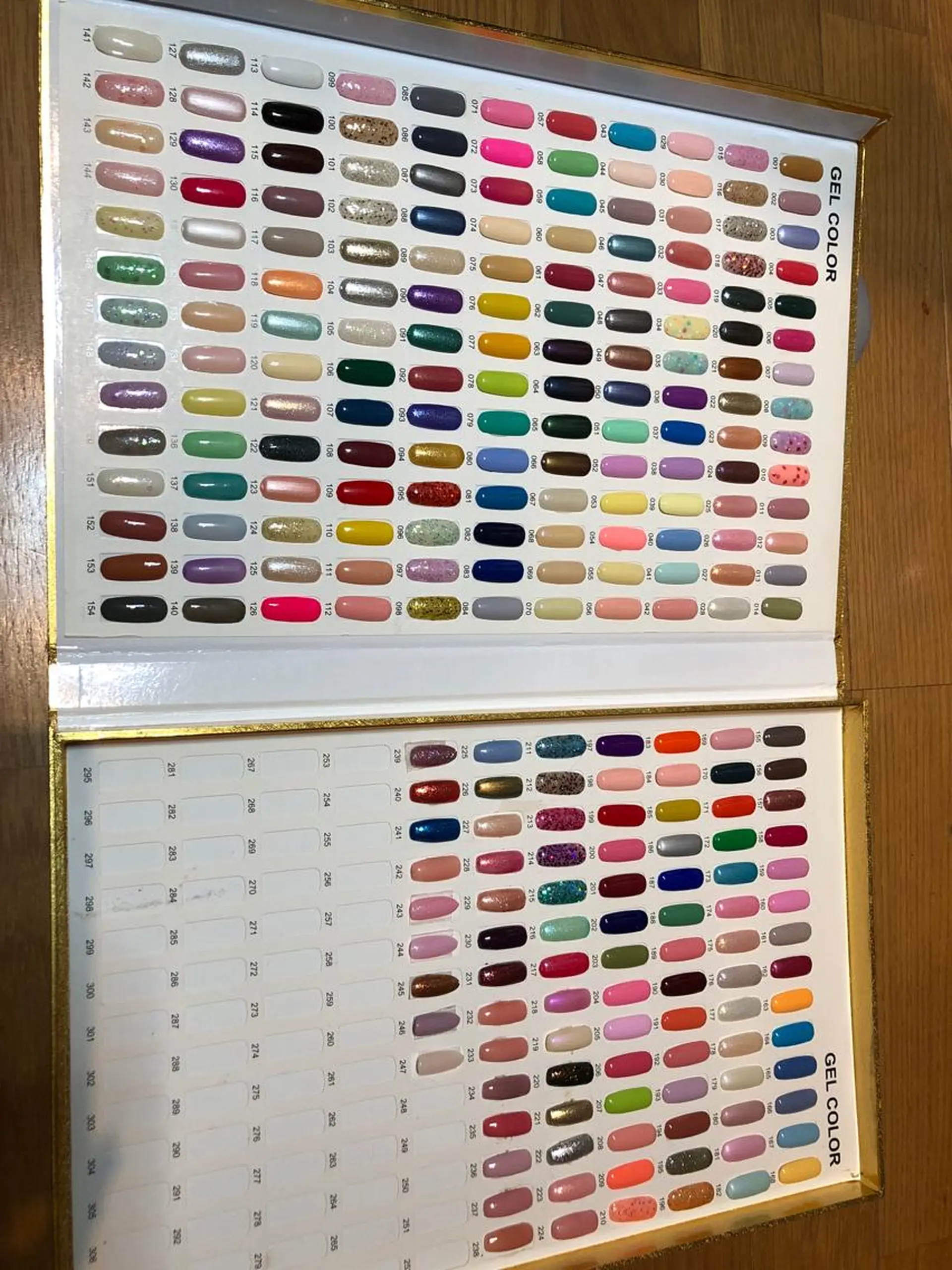 ミディアム ネイル フットネイル 長さ出し専門 nynaのネイルデザイン