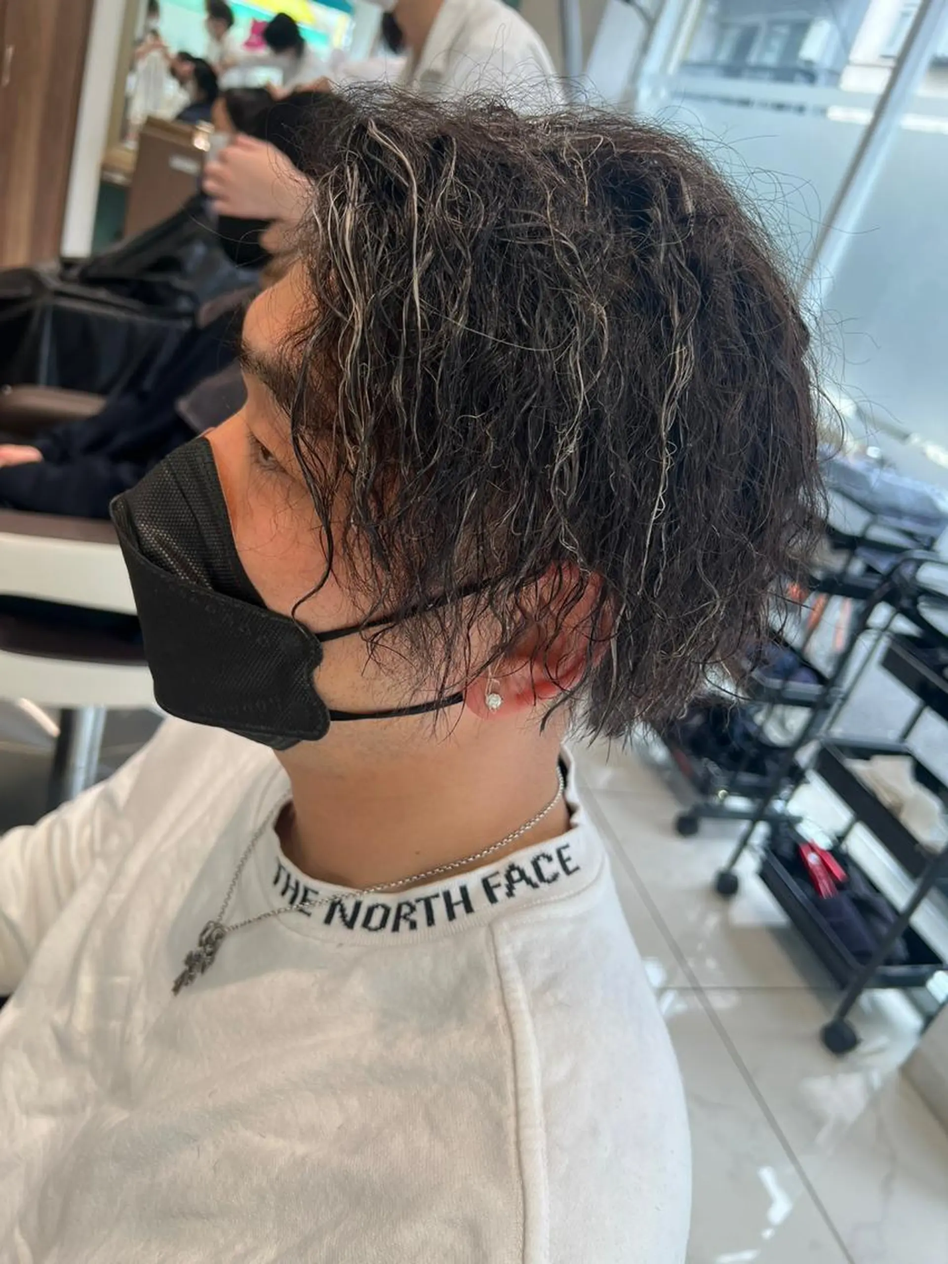 ショート カラー パーマ メンズ メンズパーマ/髪質改 善/ダメージケアのヘアスタイル