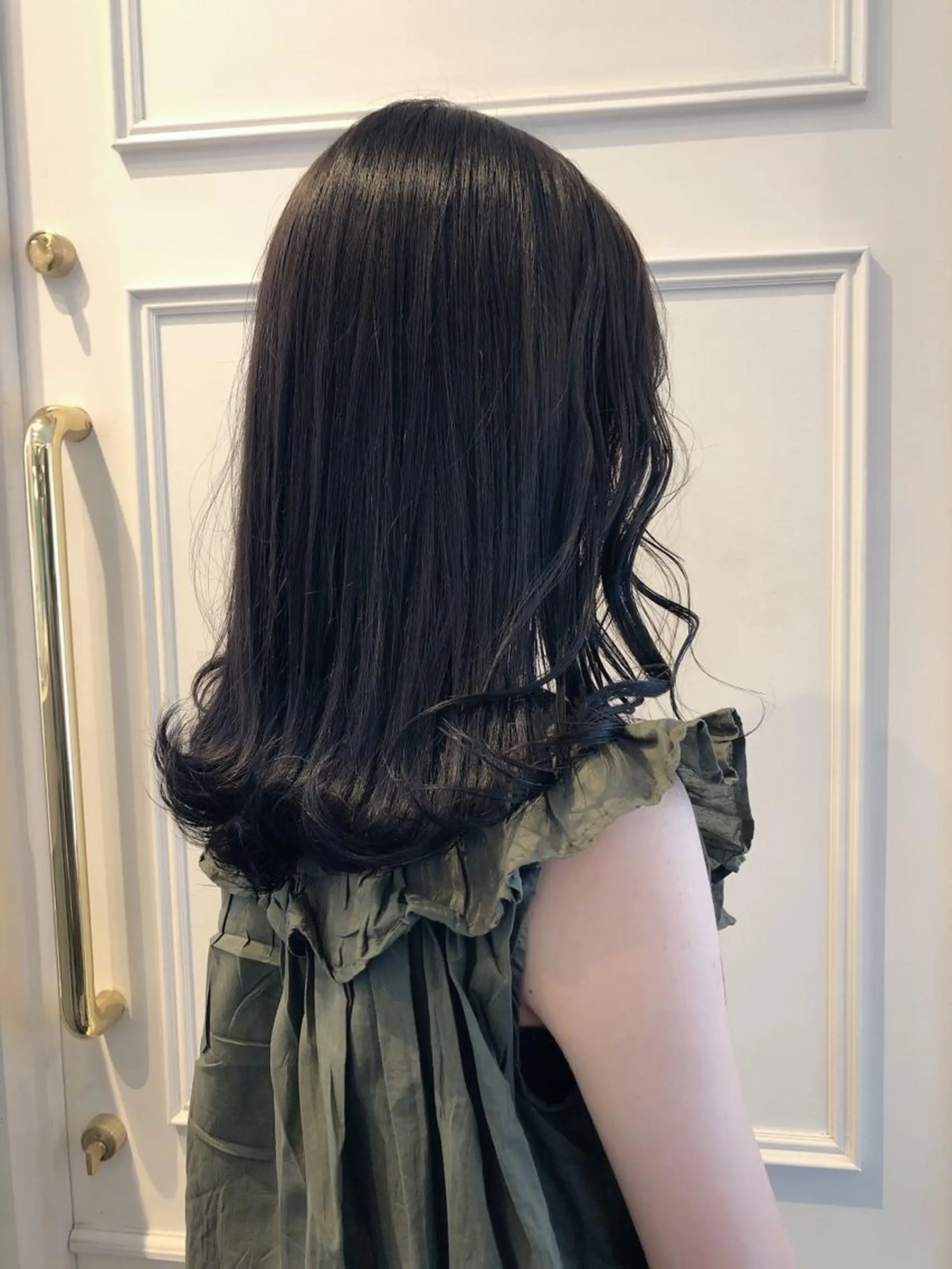 セミロング カラー 安藤 佑衣のヘアスタイル