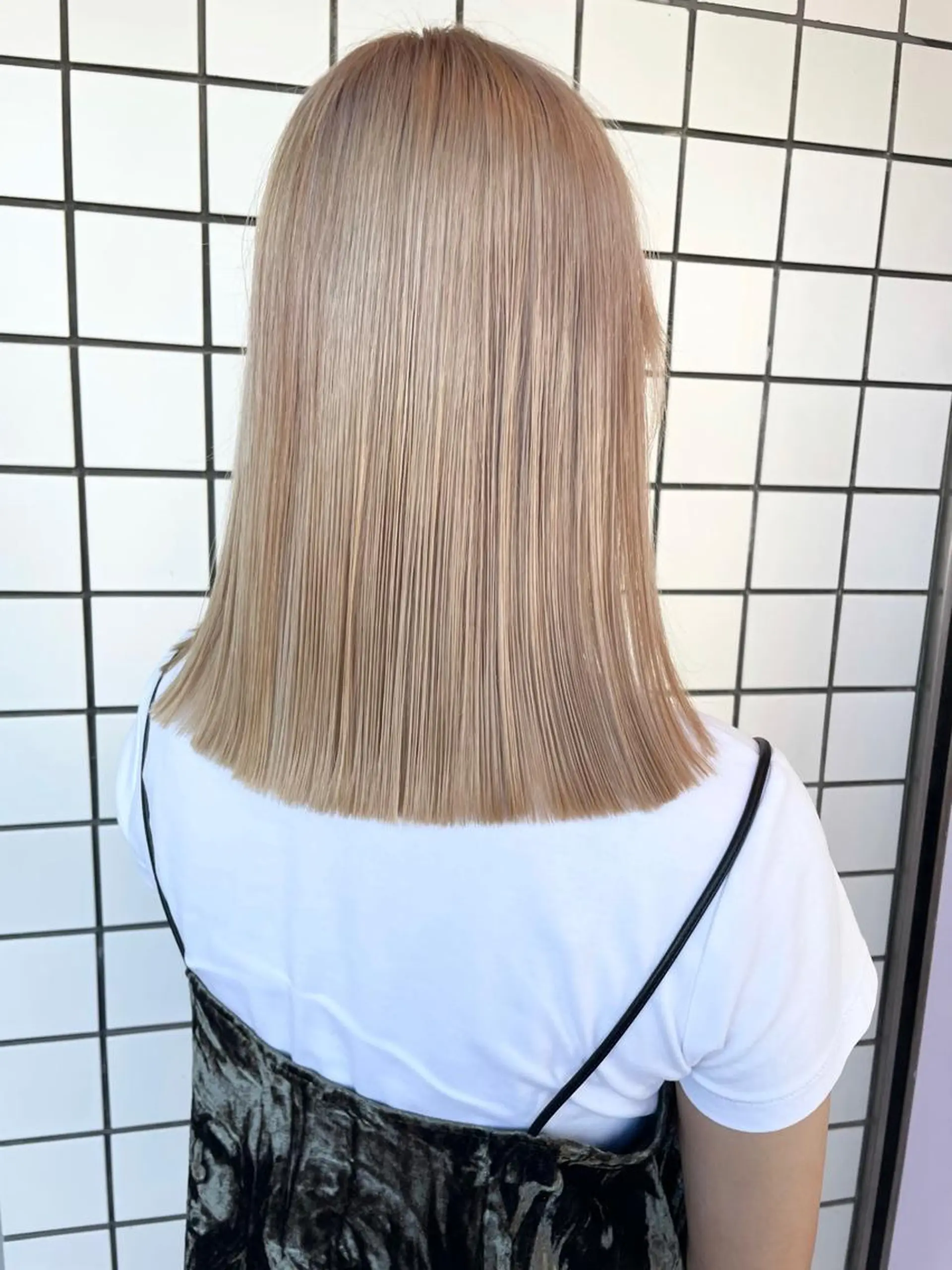 セミロング カラー ブリーチ ブロンド ケアブリーチ ハイトーンカラー トリートメント 心斎橋/ブリーチ minamiのヘアスタイル