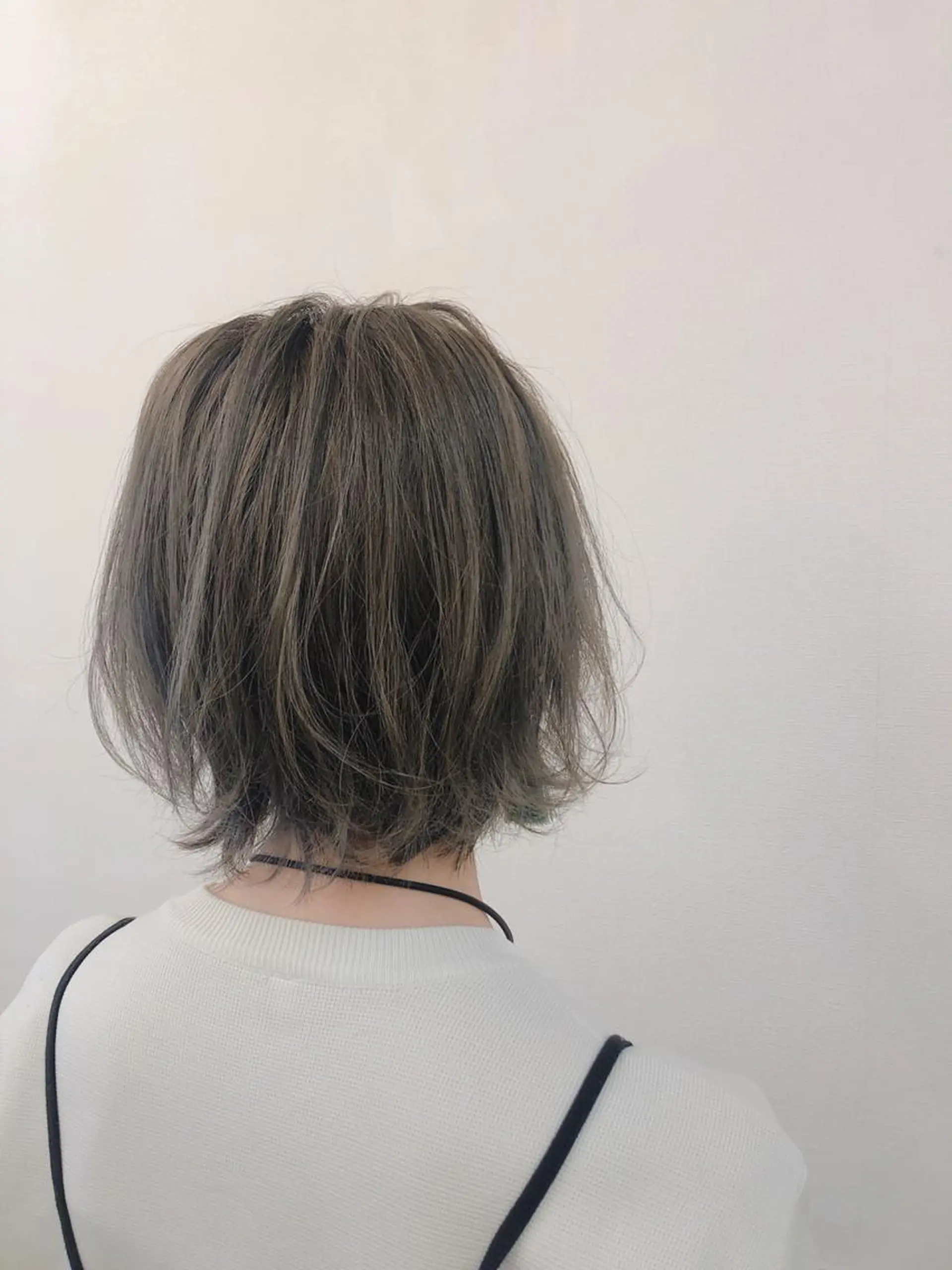 ショート ボブ ハイライト インヘアー/美容院 /下伊福店/﨑山瑠依のヘアスタイル