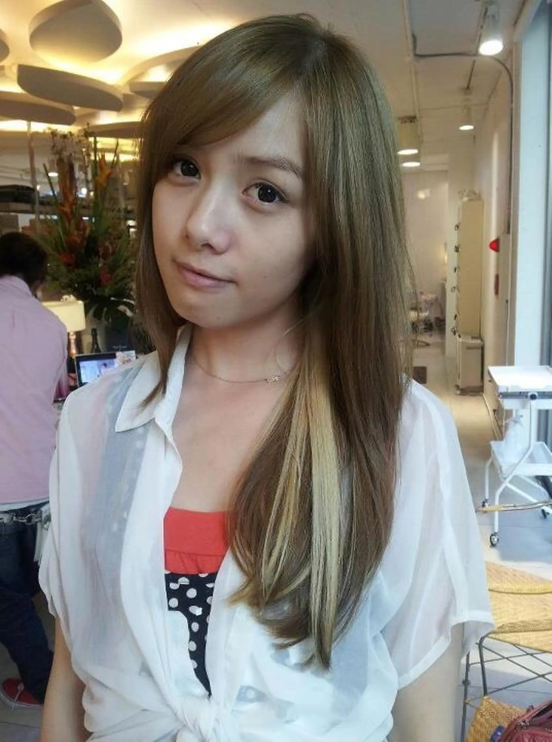 ロング ハイライト Hotely Y所属・榎本 稔久のヘアスタイル