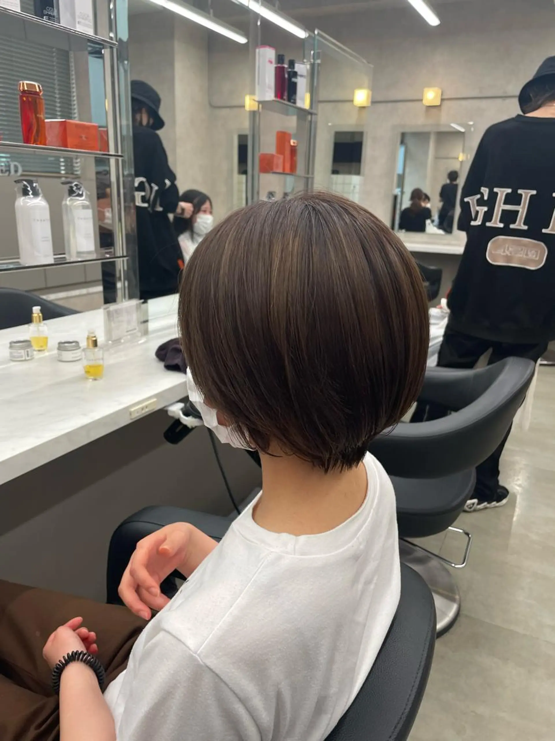 ショート カラー パーマ ヘアアレンジ メンズ キッズ ネイル マツエク・マツパ アイブロウ カット トリートメント 🦋透明感グレージュ /韓国レイヤー🦋のヘアスタイル