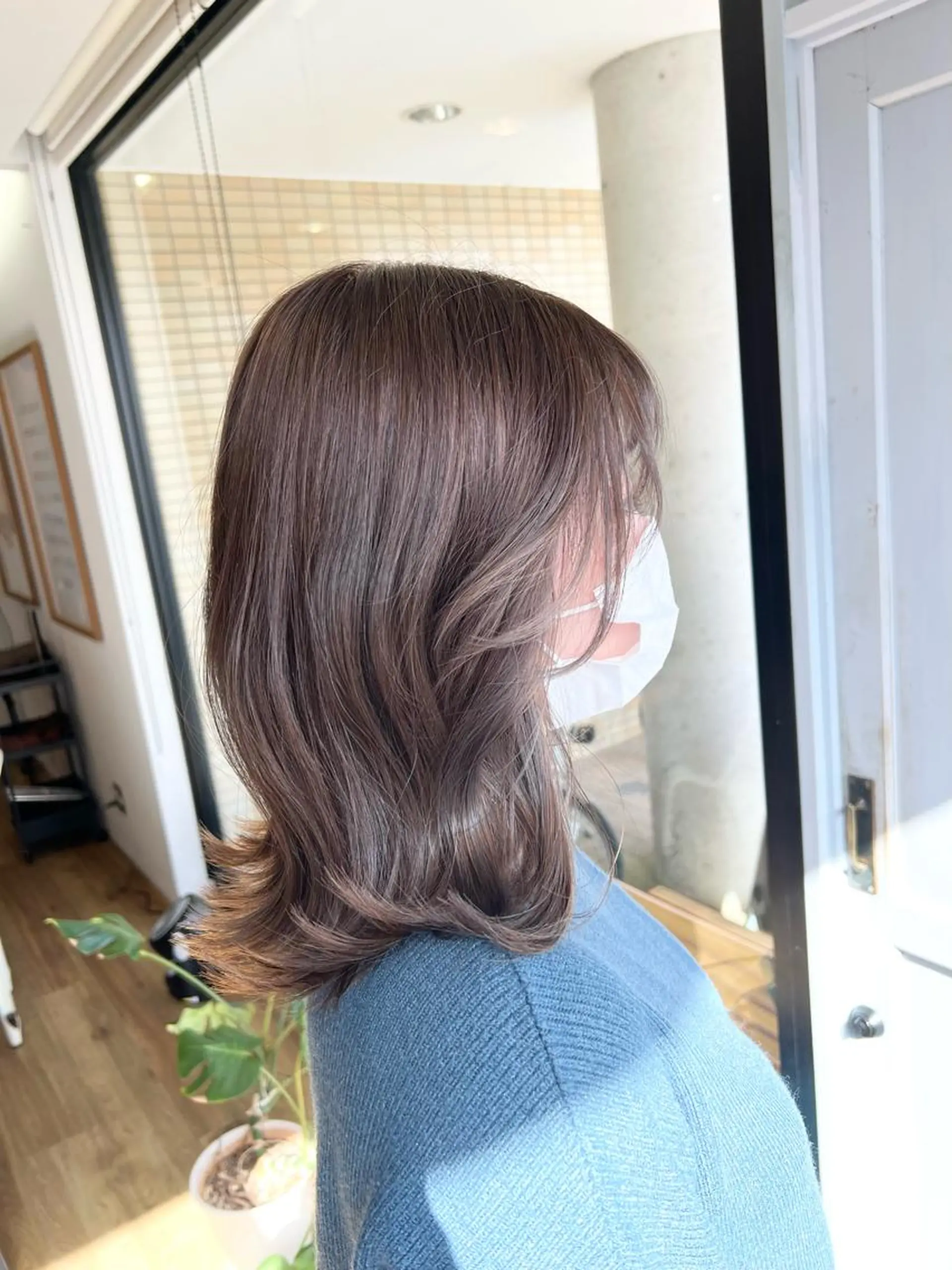 ミディアム カット ヘアカラー 堀 望美のヘアスタイル