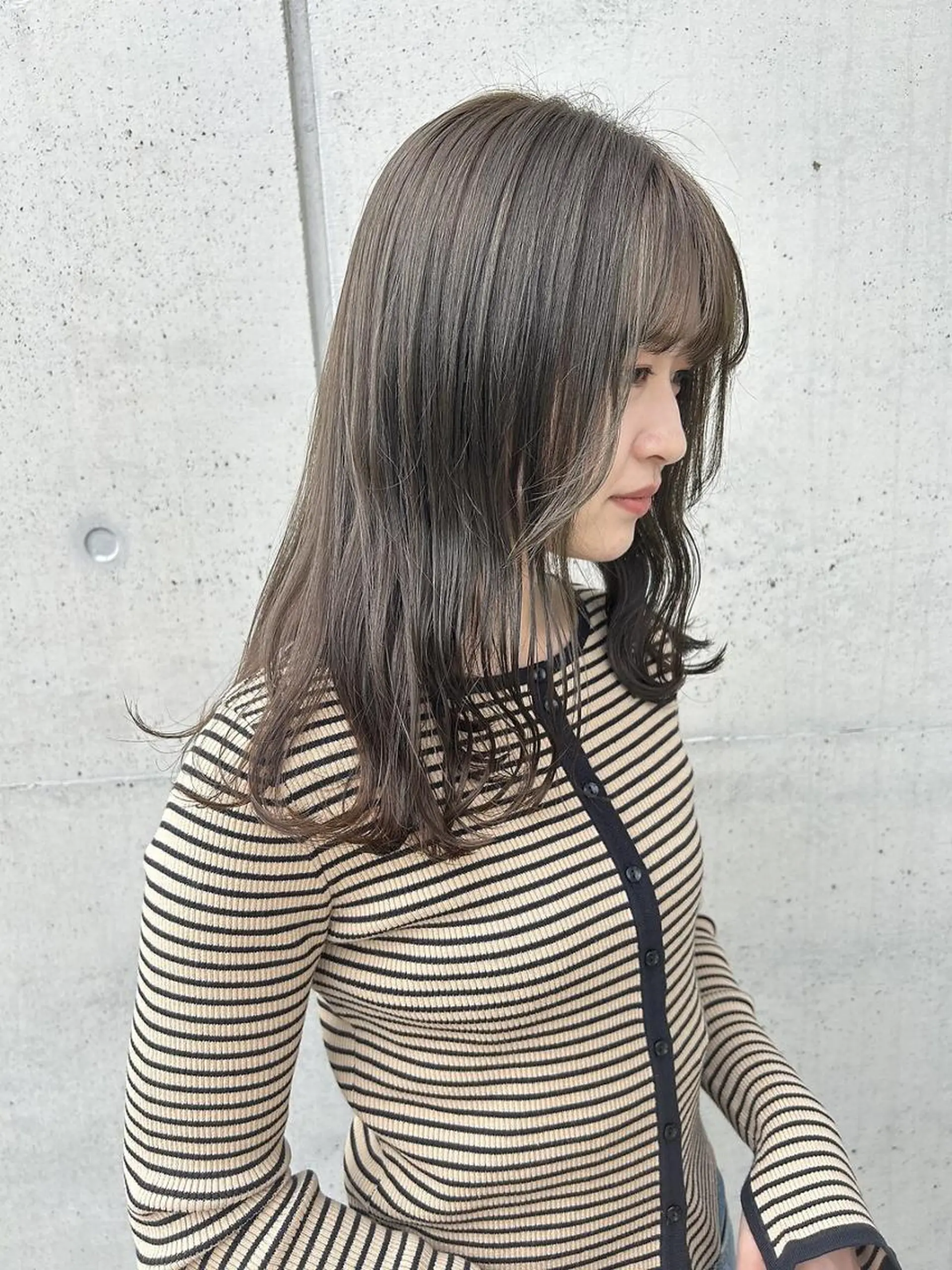 セミロング カラー ブリーチ 髪質改善 ヘアカラー トリートメント achieve tillのヘアスタイル