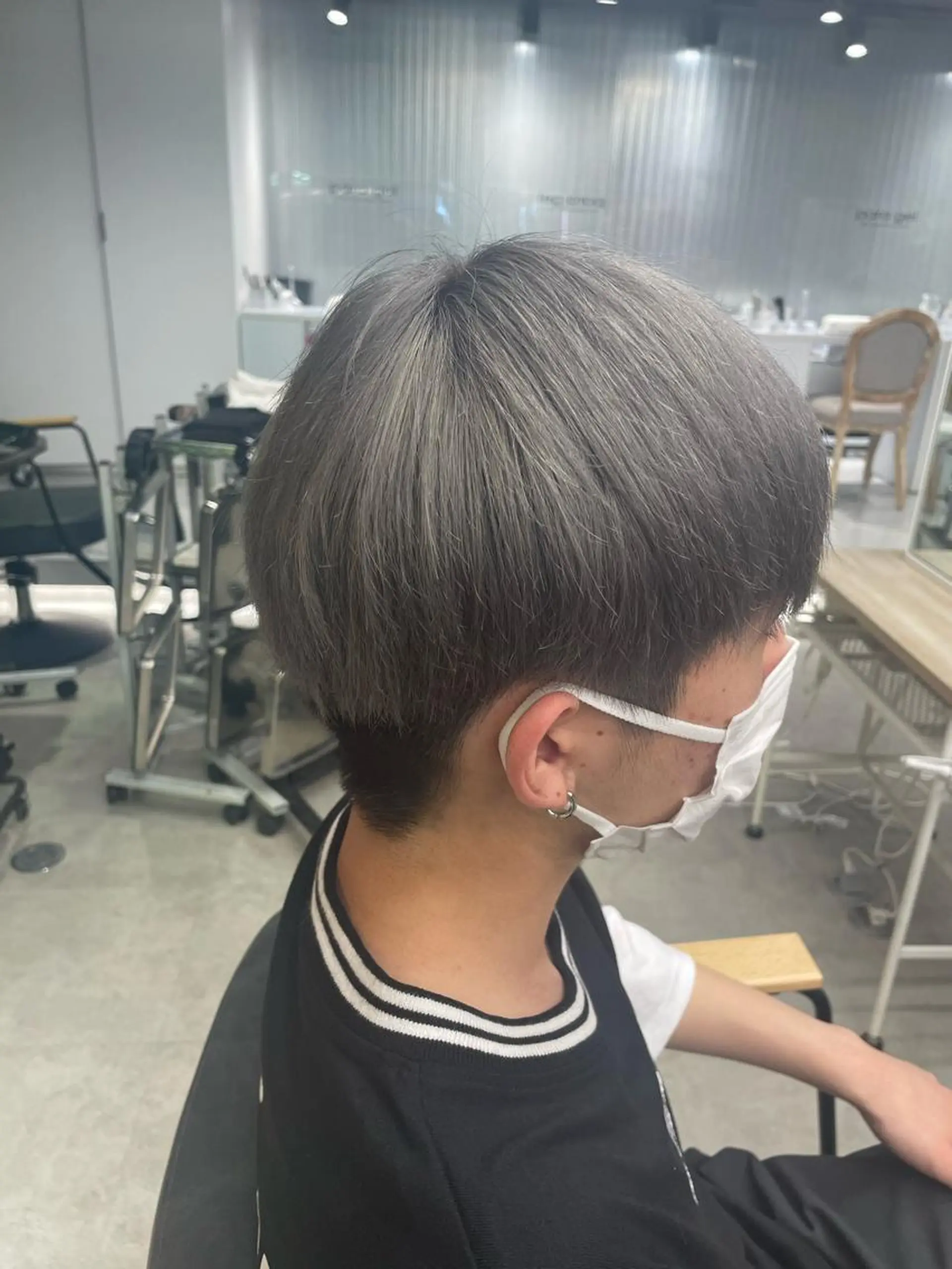 ショート カラー ブリーチ ダブルカラー メッシュ 韓国風ヘア 縮毛矯正 カット カラーモデル⚡️ REONのヘアスタイル