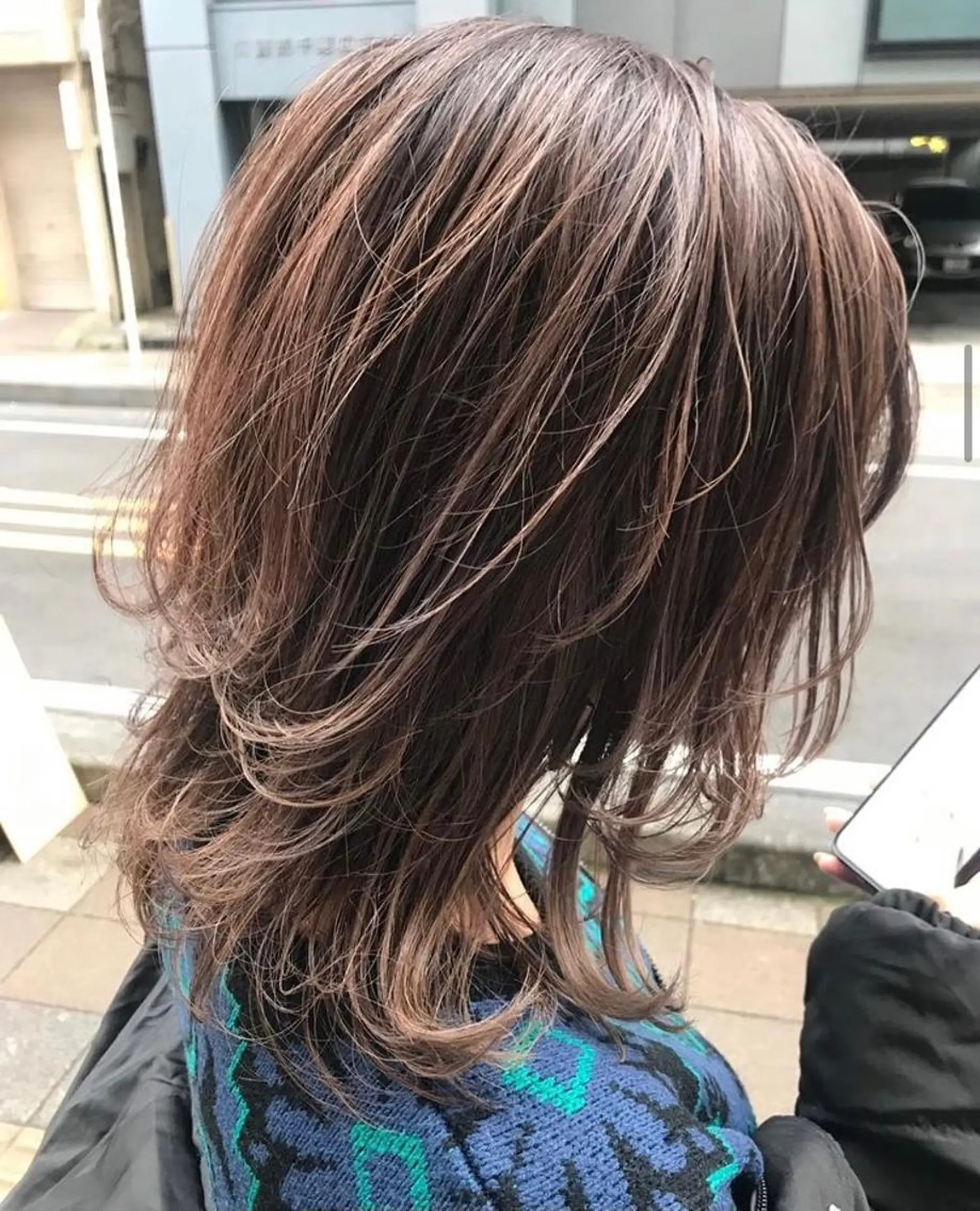 ミディアム W所属・小林 朋花のヘアスタイル