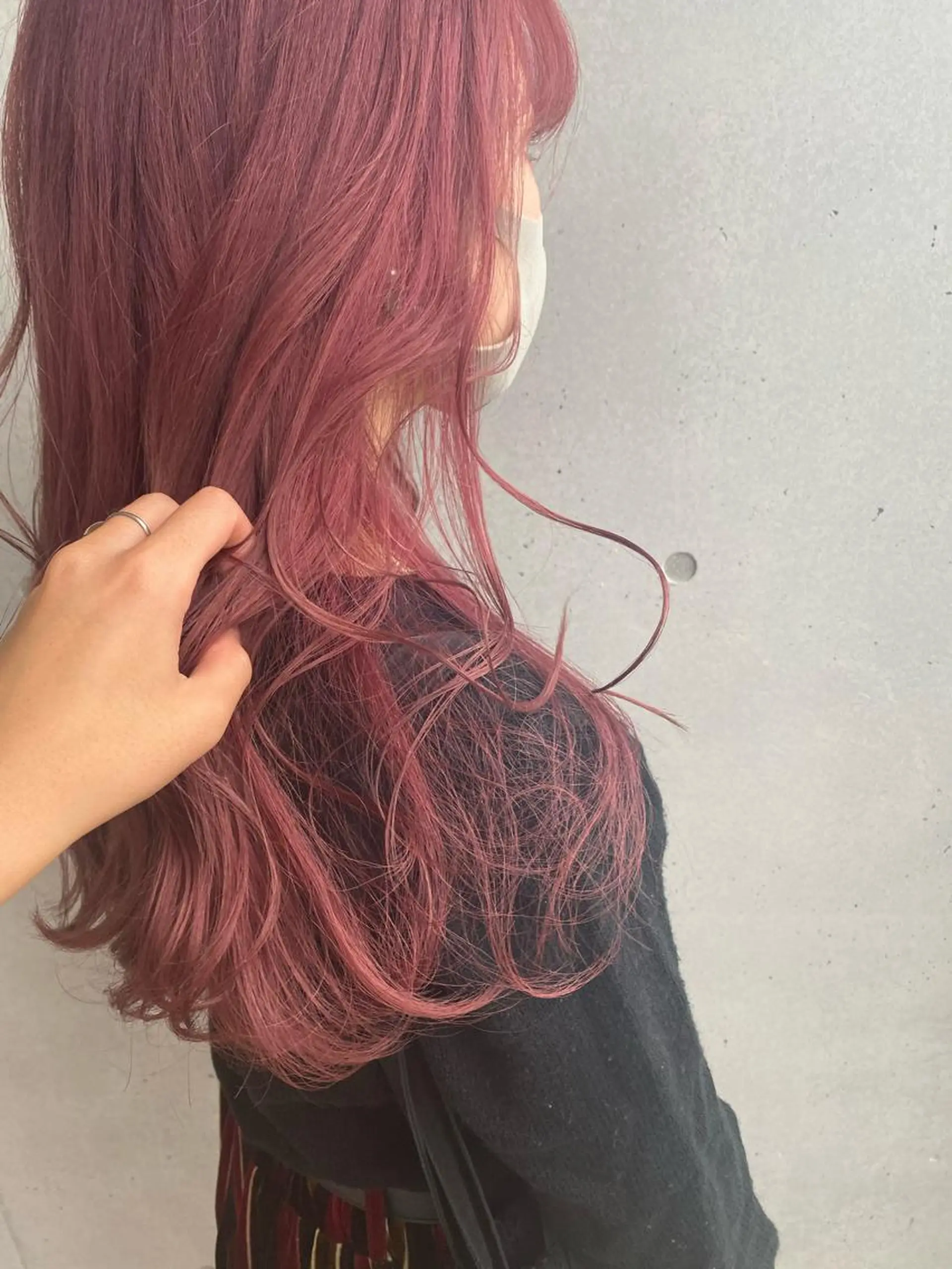 ロング カラー ブリーチ ピンクカラー ma naのヘアスタイル