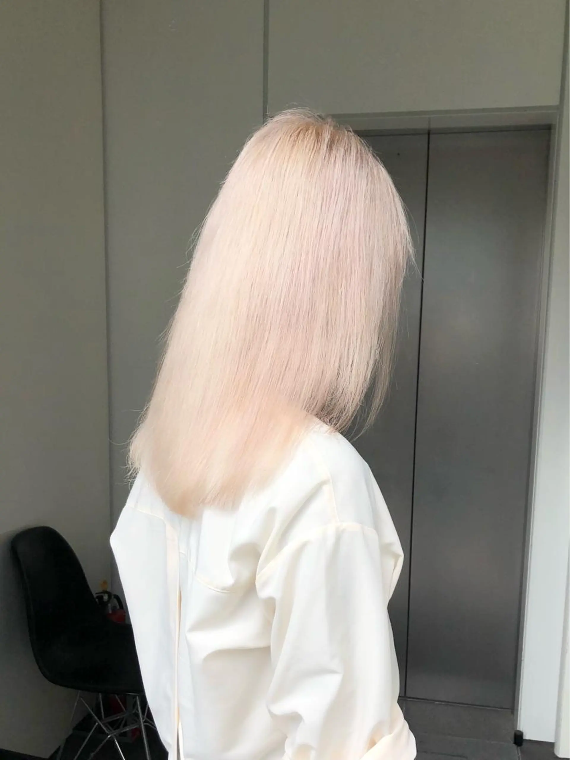 ミディアム 艶髪レイヤー/ ハイトーンKeitaのヘアスタイル