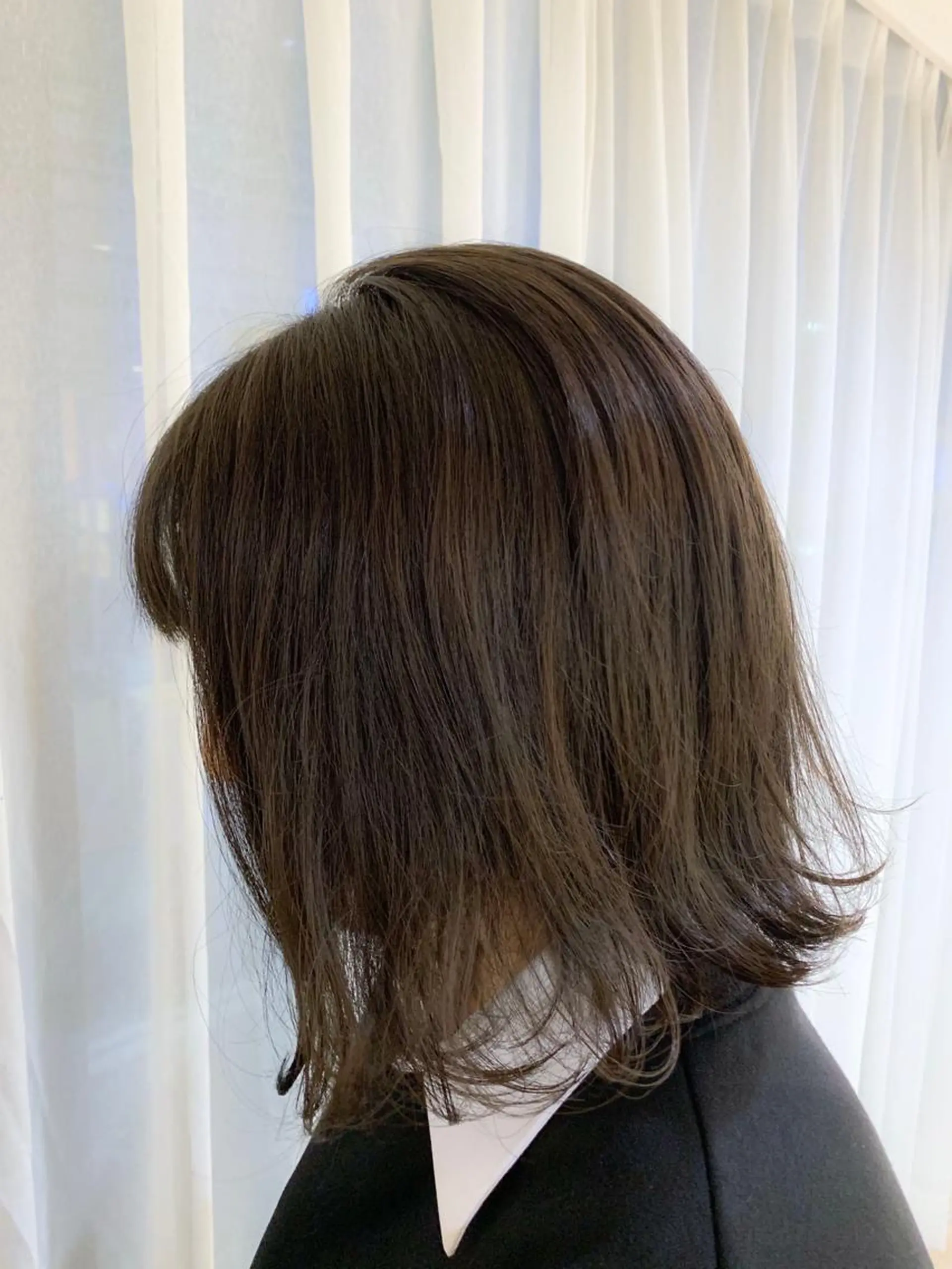 ミディアム アッシュ 切りっぱなしボブ ソノキユウカのヘアスタイル
