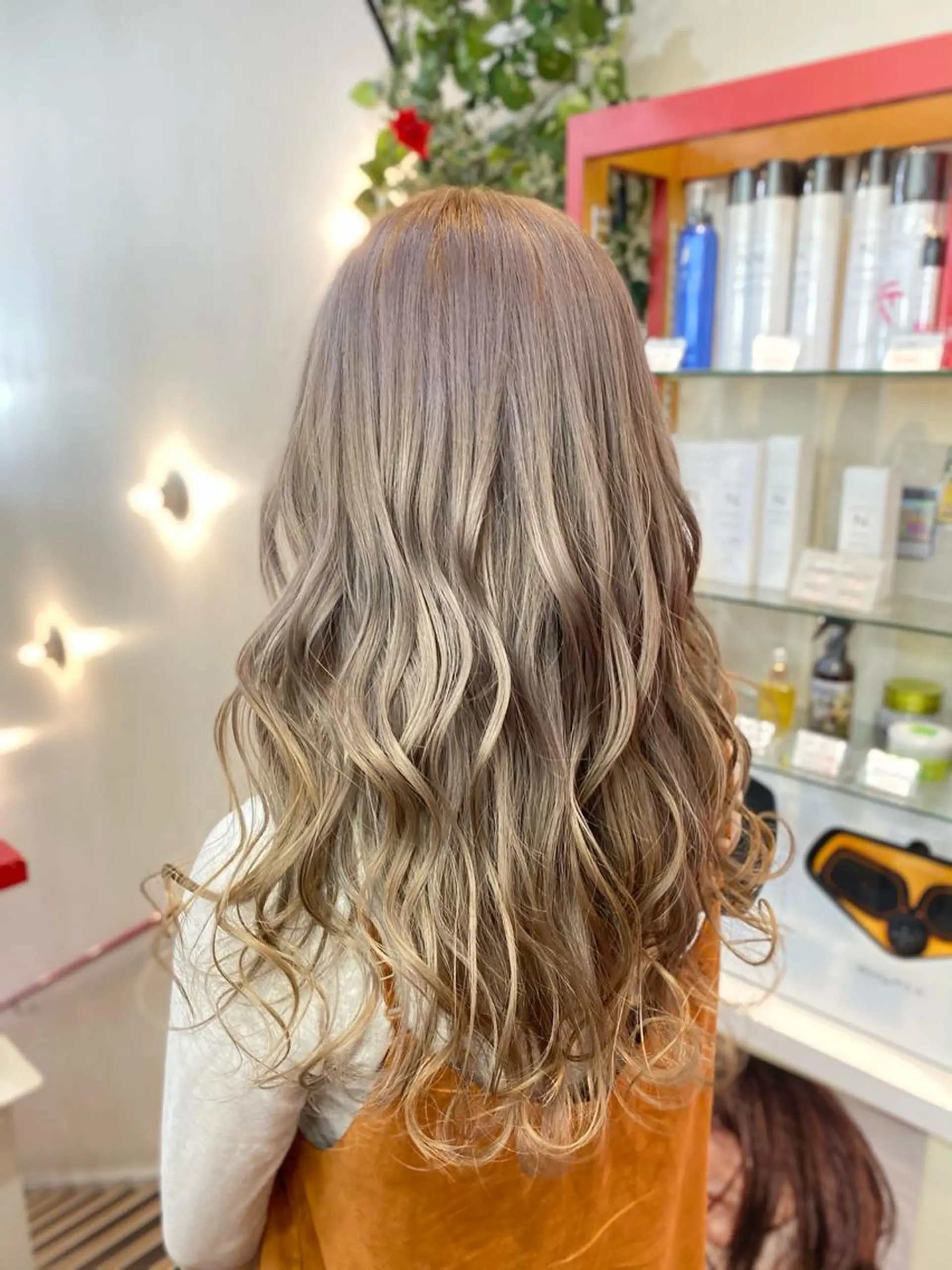 セミロング ヘアカラー ゆぴ☾‪/推しカラー /ハイトーンのヘアスタイル