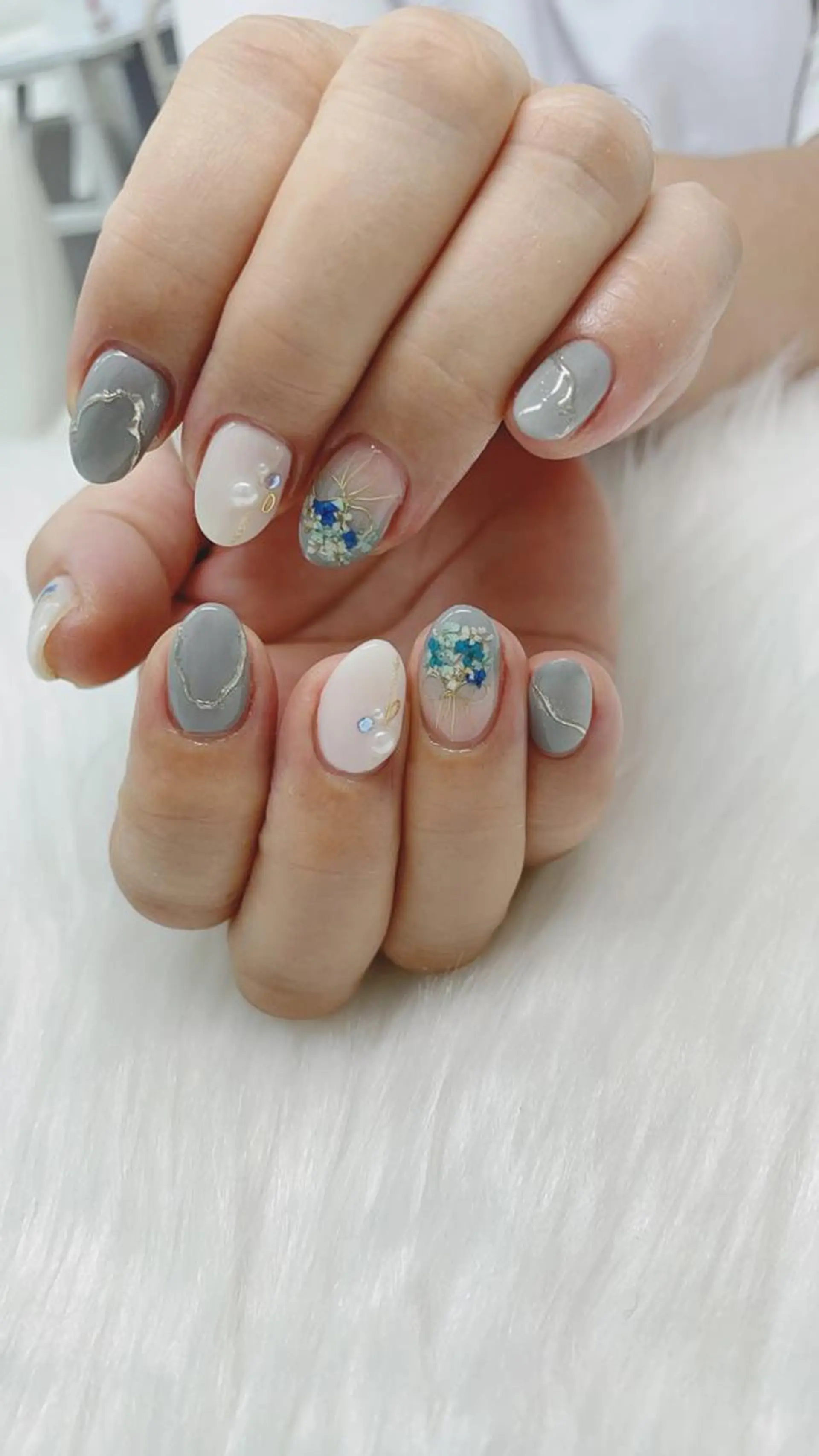 ネイル ハンドネイル 🦋ネイルサロン ブラン🌈ゆりのネイルデザイン