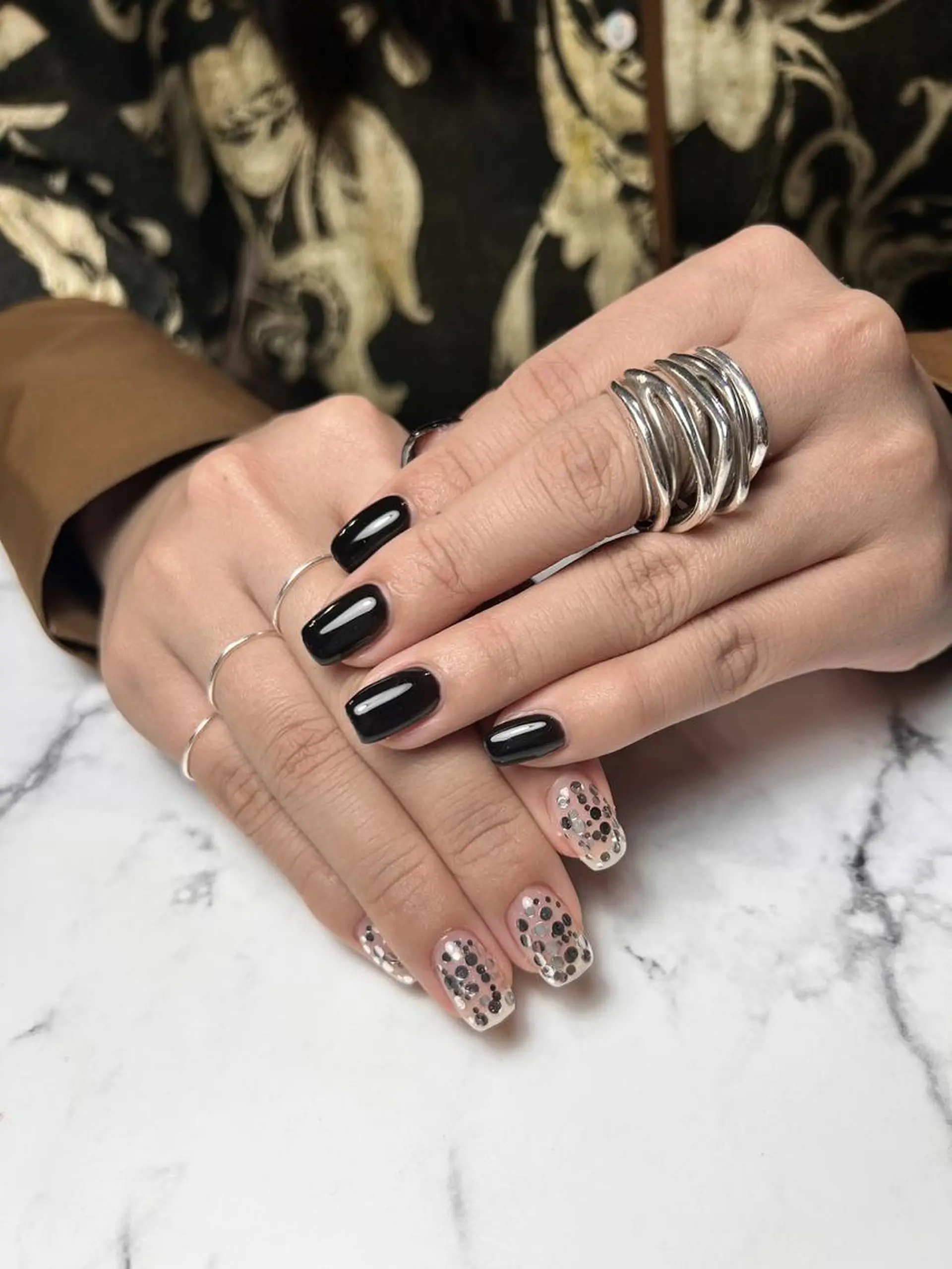 ネイル ホログラムネイル ワンカラーネイル Nailist Honamiのネイルデザイン