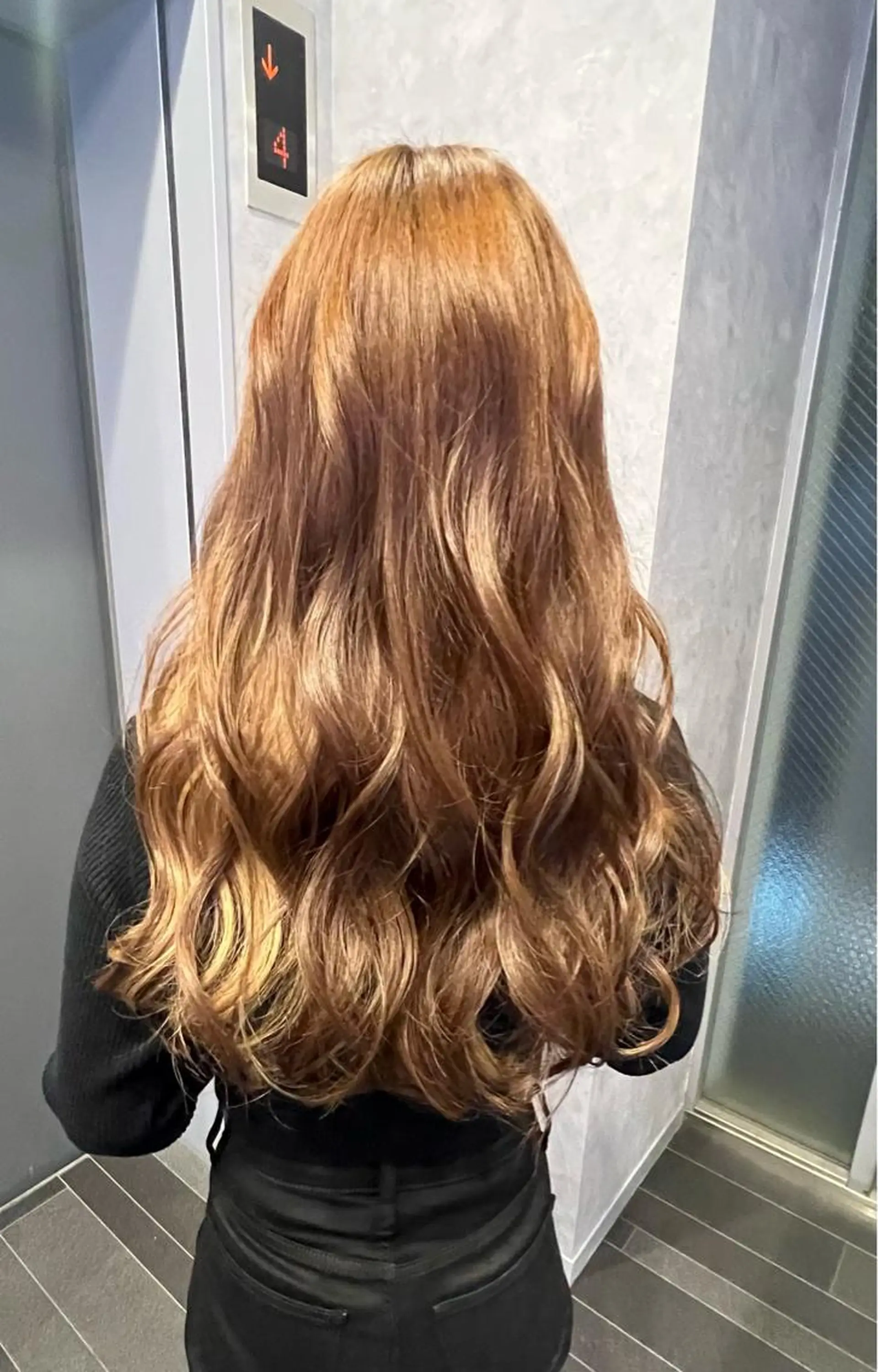 ロング カラー 前田 桃花のヘアスタイル