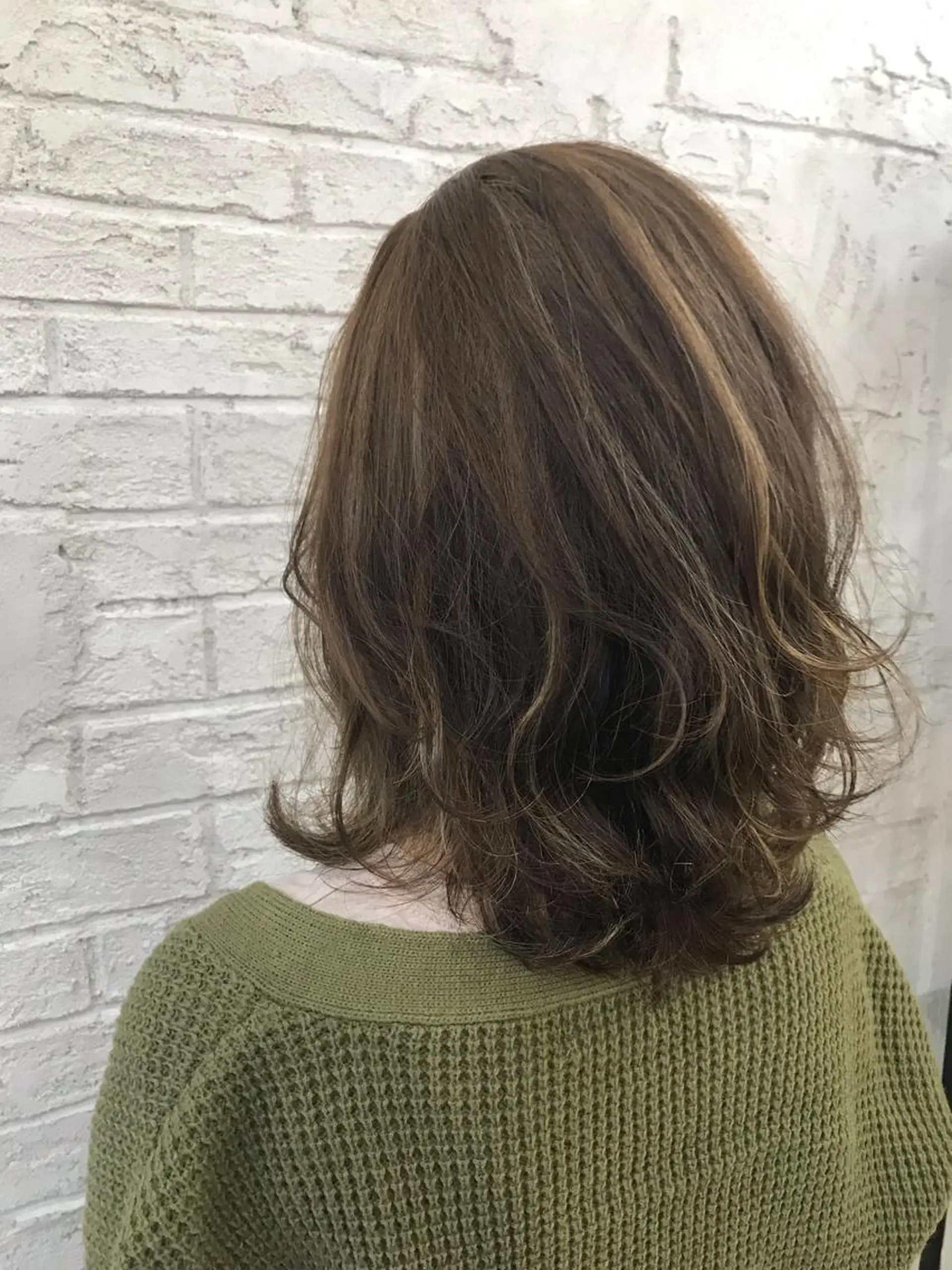 ミディアム ハイライト ヘアカラー 🇺🇸ハイライト特 化美容師🇺🇸漆沢のヘアスタイル