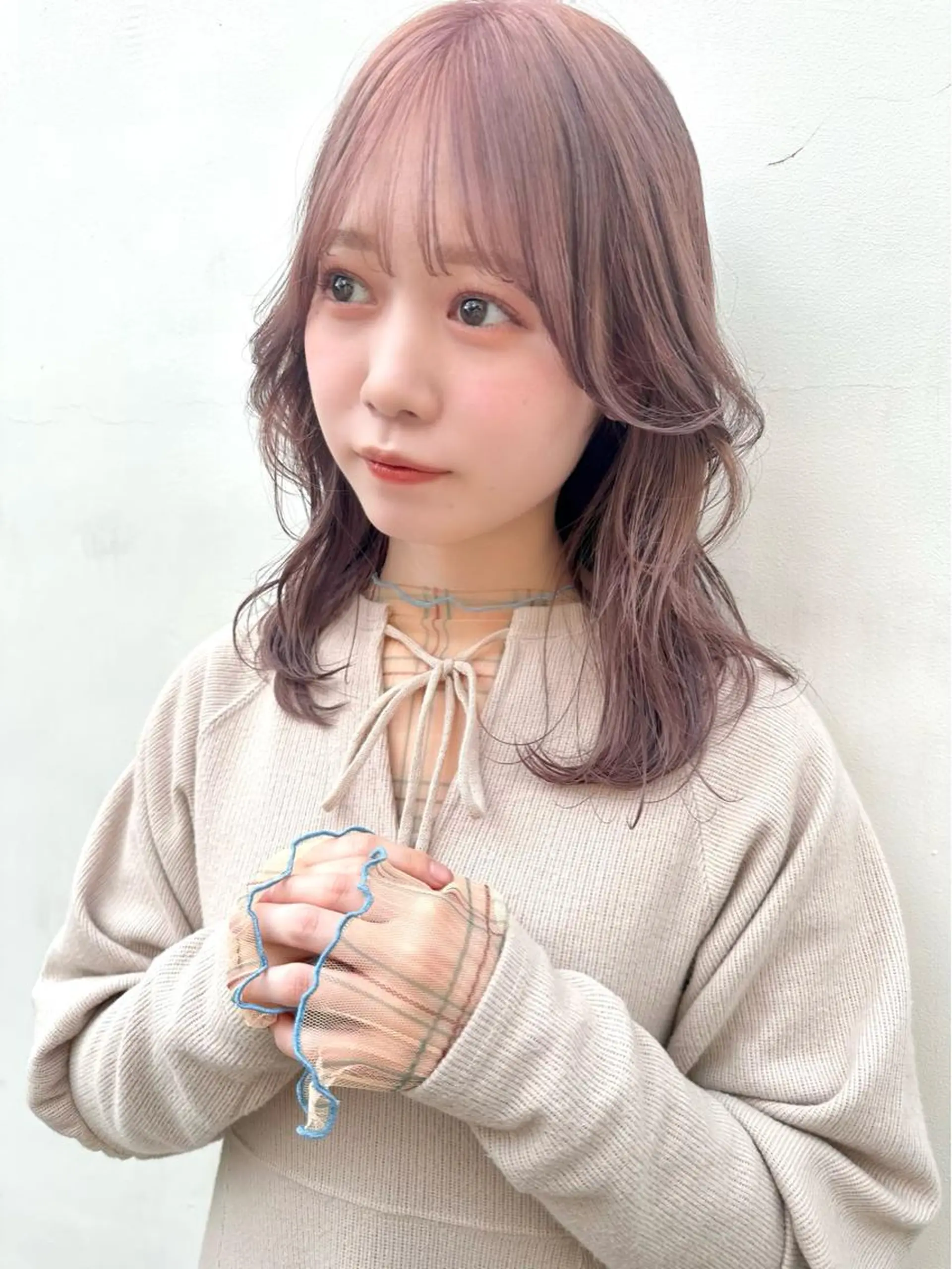 ミディアム カラー ブリーチ ラベンダーカラー ラベンダーピンク ピンクカラー くびれヘア 梅津 光帆のヘアスタイル