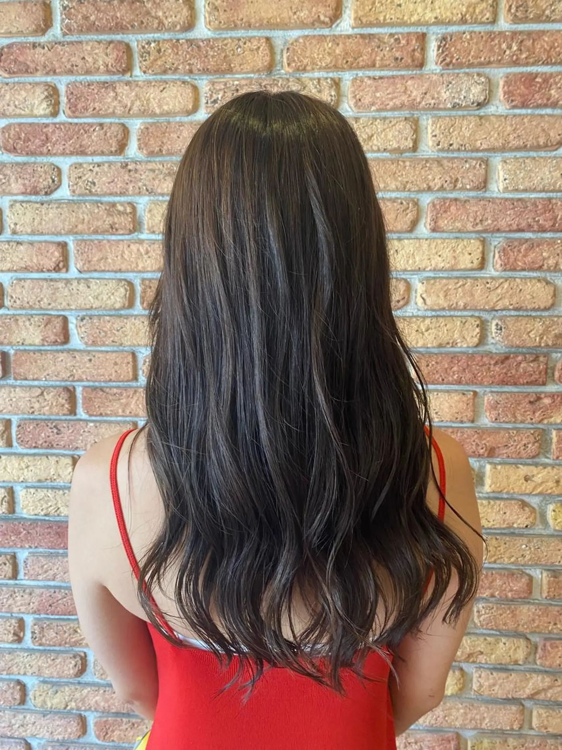 ロング カラー 林 美佑のヘアスタイル