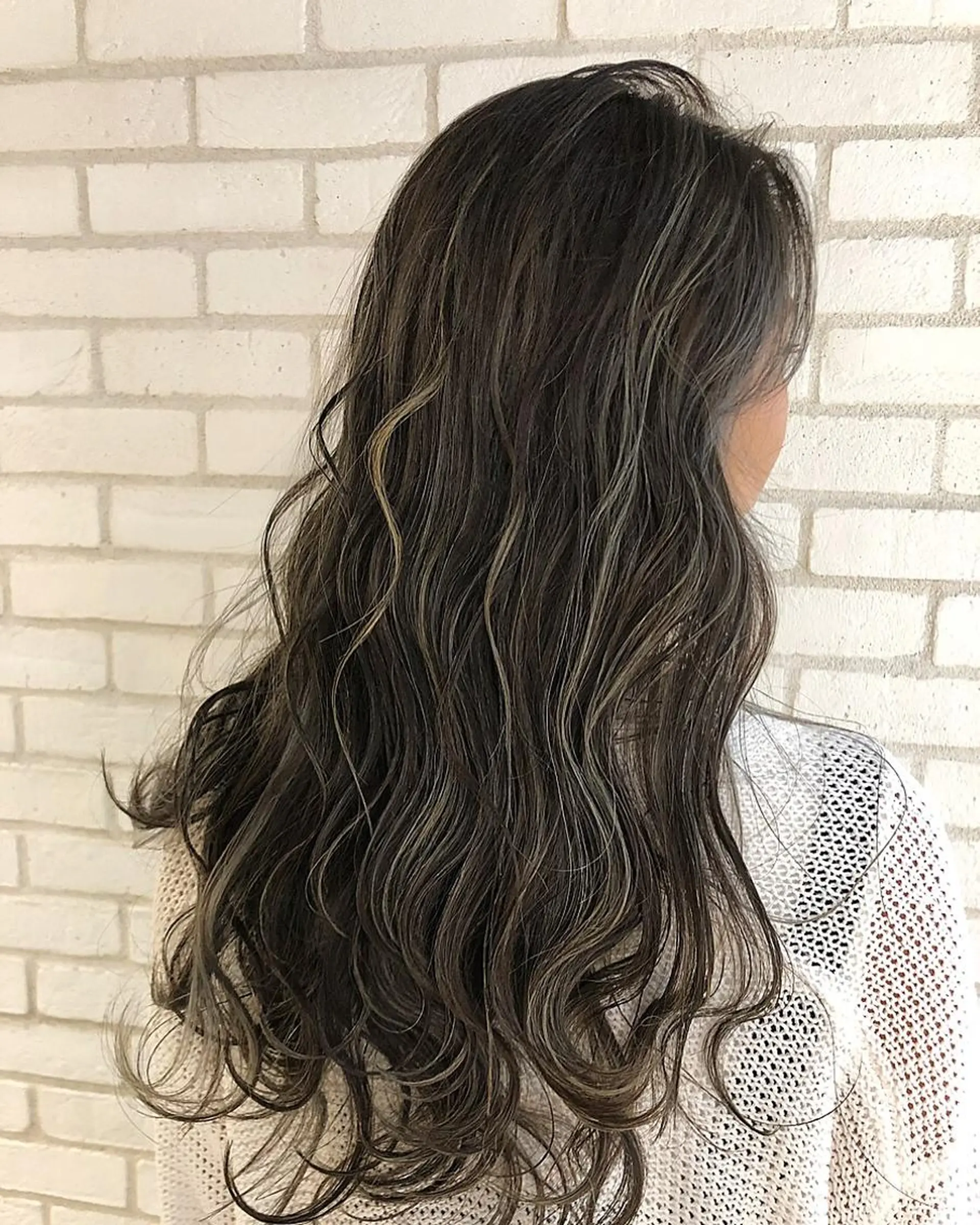 カラー ハイライトカラー she2.shinjuku所属・takumi Hのヘアスタイル