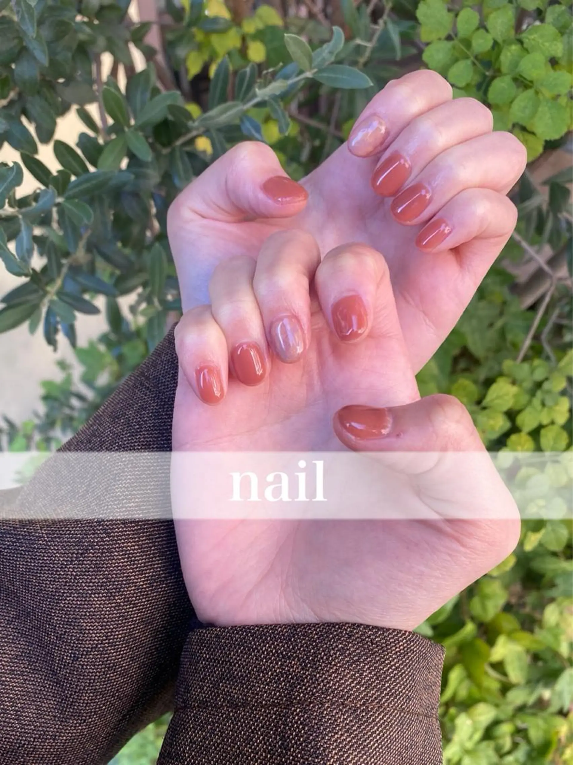 ネイル 透け感ベージュ ／ミハルのヘアスタイル