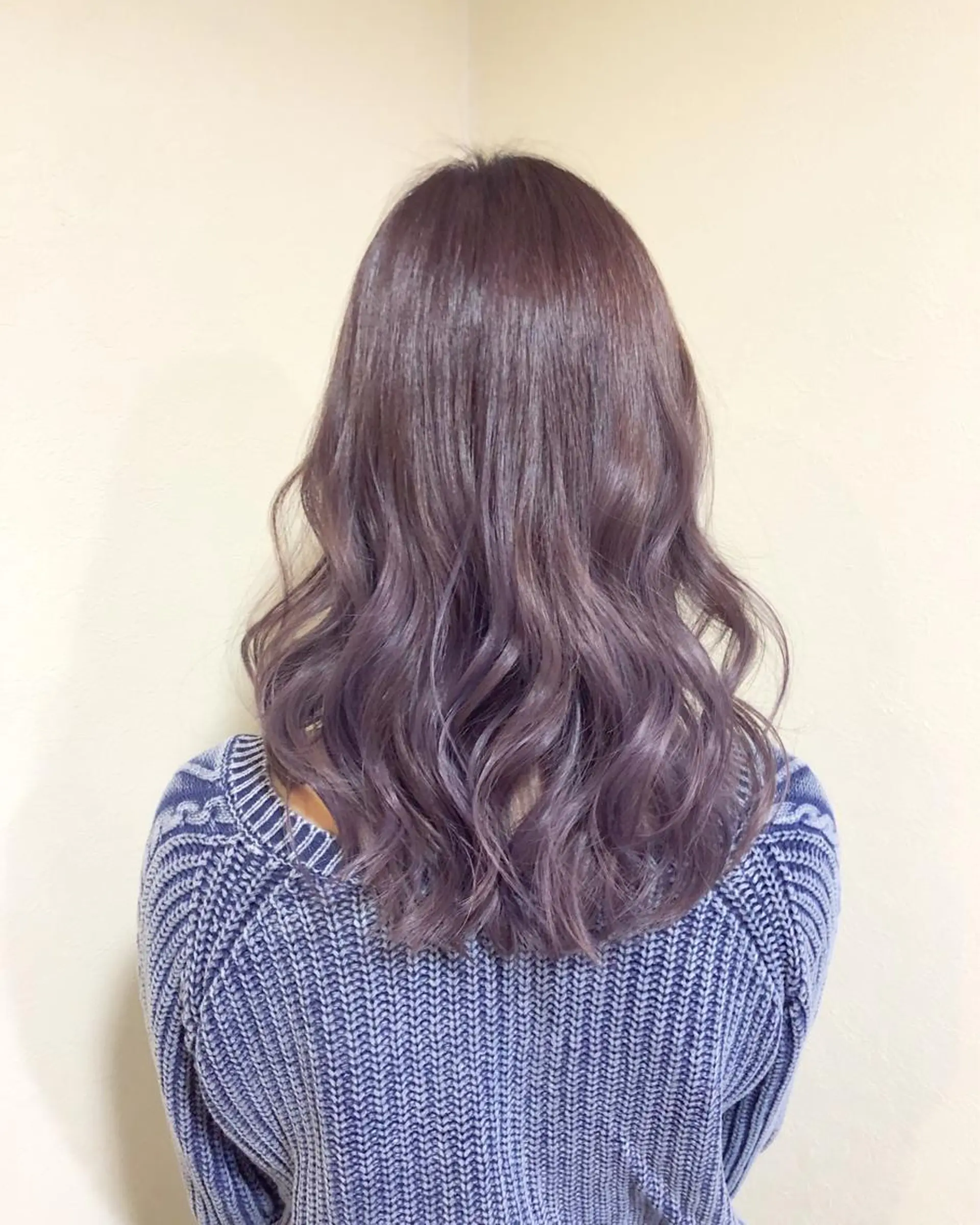 セミロング ヤマグチ ヒカルのヘアスタイル