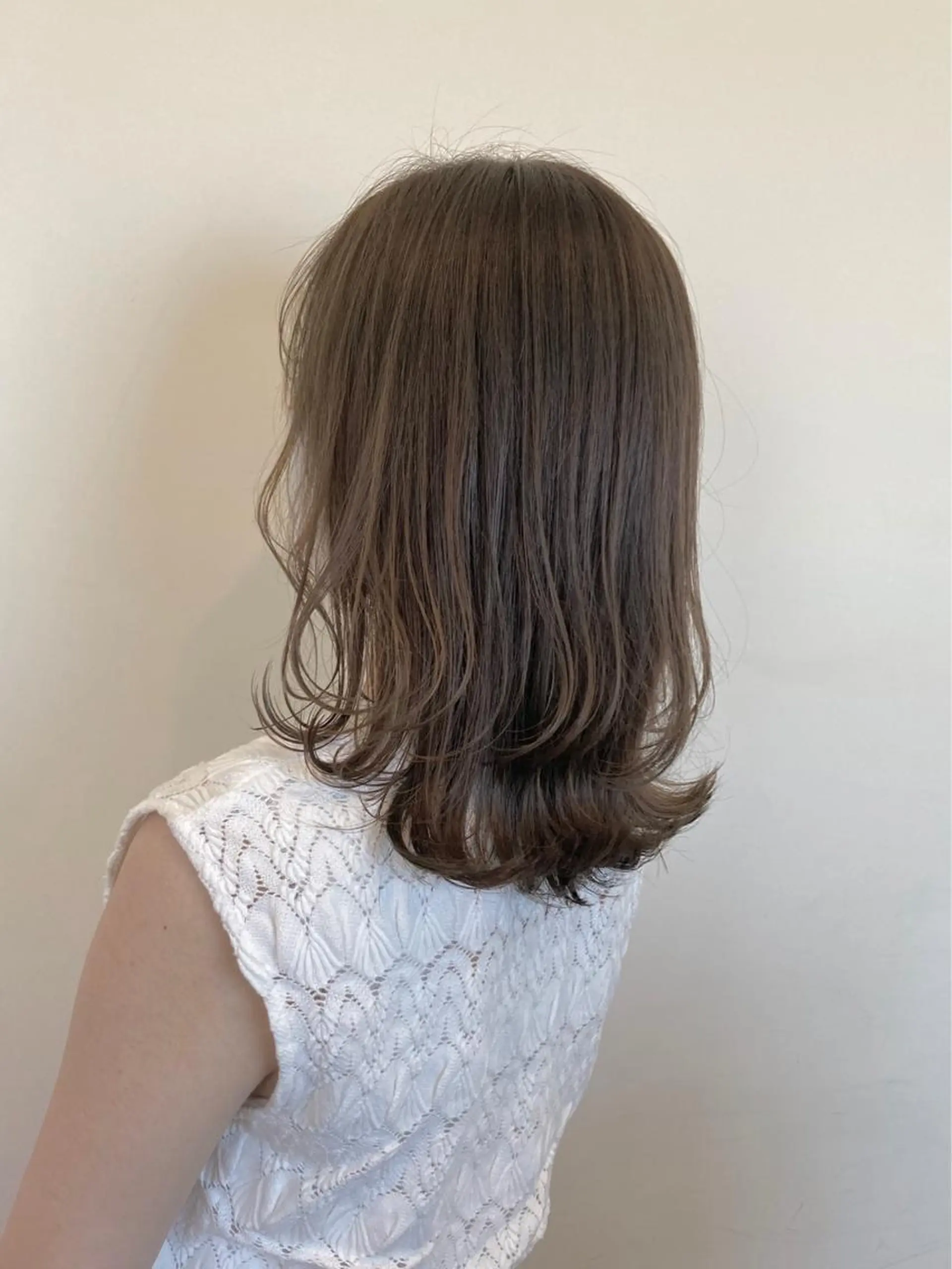 セミロング レイヤーカット ヘアカラー 梅山 美侑のヘアスタイル