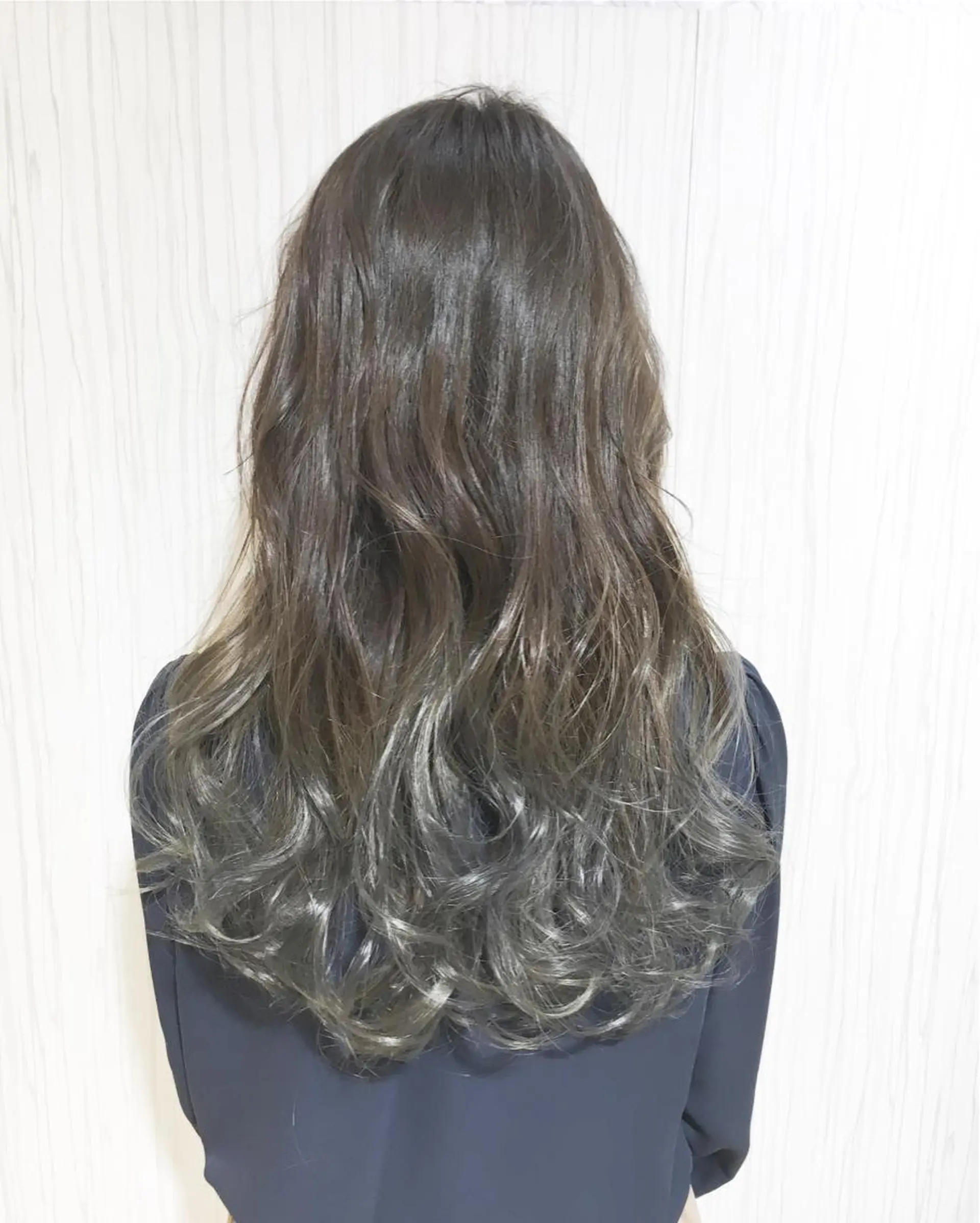 ミディアム セミロング ロング カラー パーマ ヘアアレンジ グラデーションカラー ✨艶髪✨透明感✨ 山内大樹のヘアスタイル