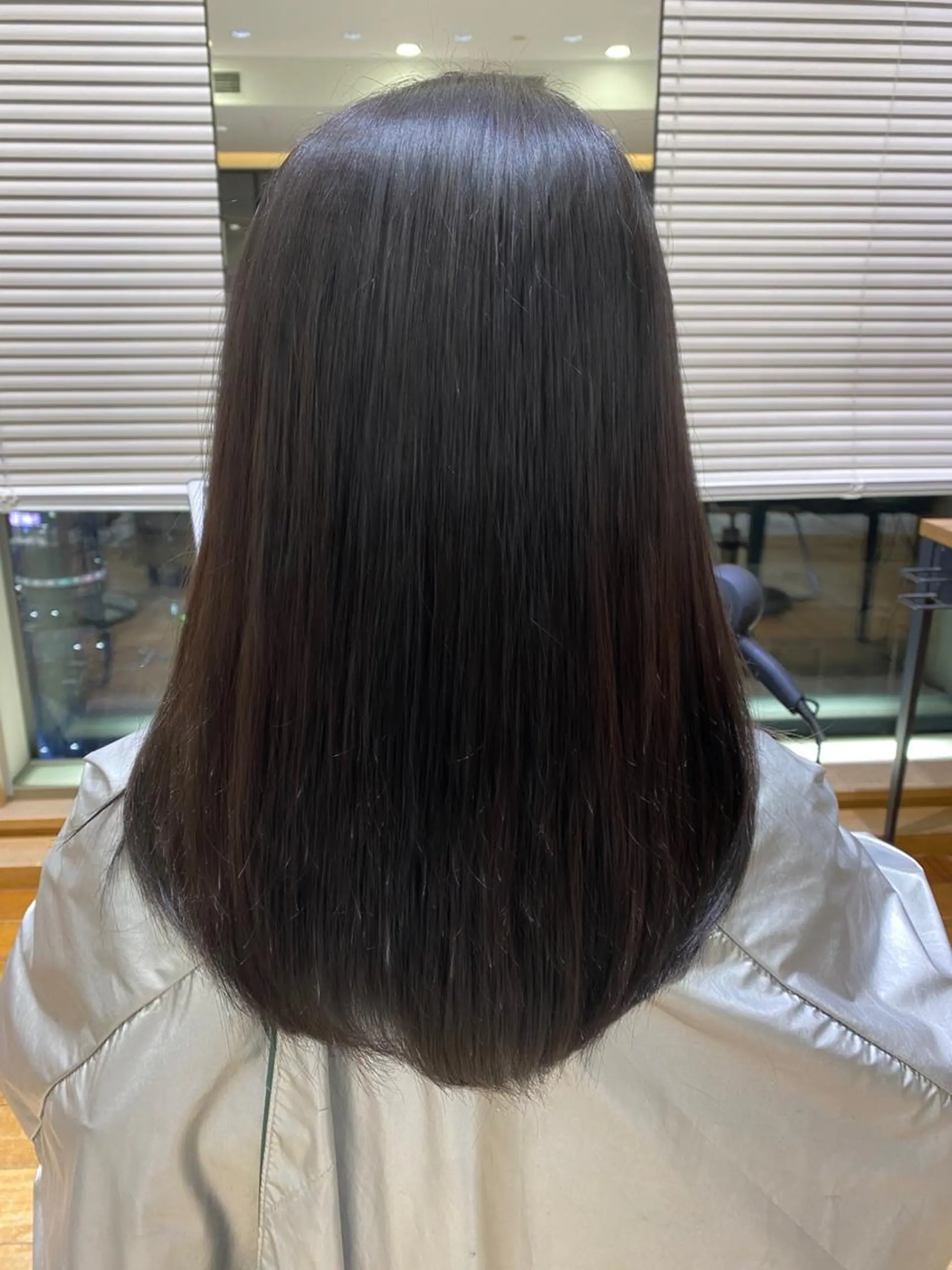 カラー 新宿/レイヤー 顔周りカット溝手優太のヘアスタイル