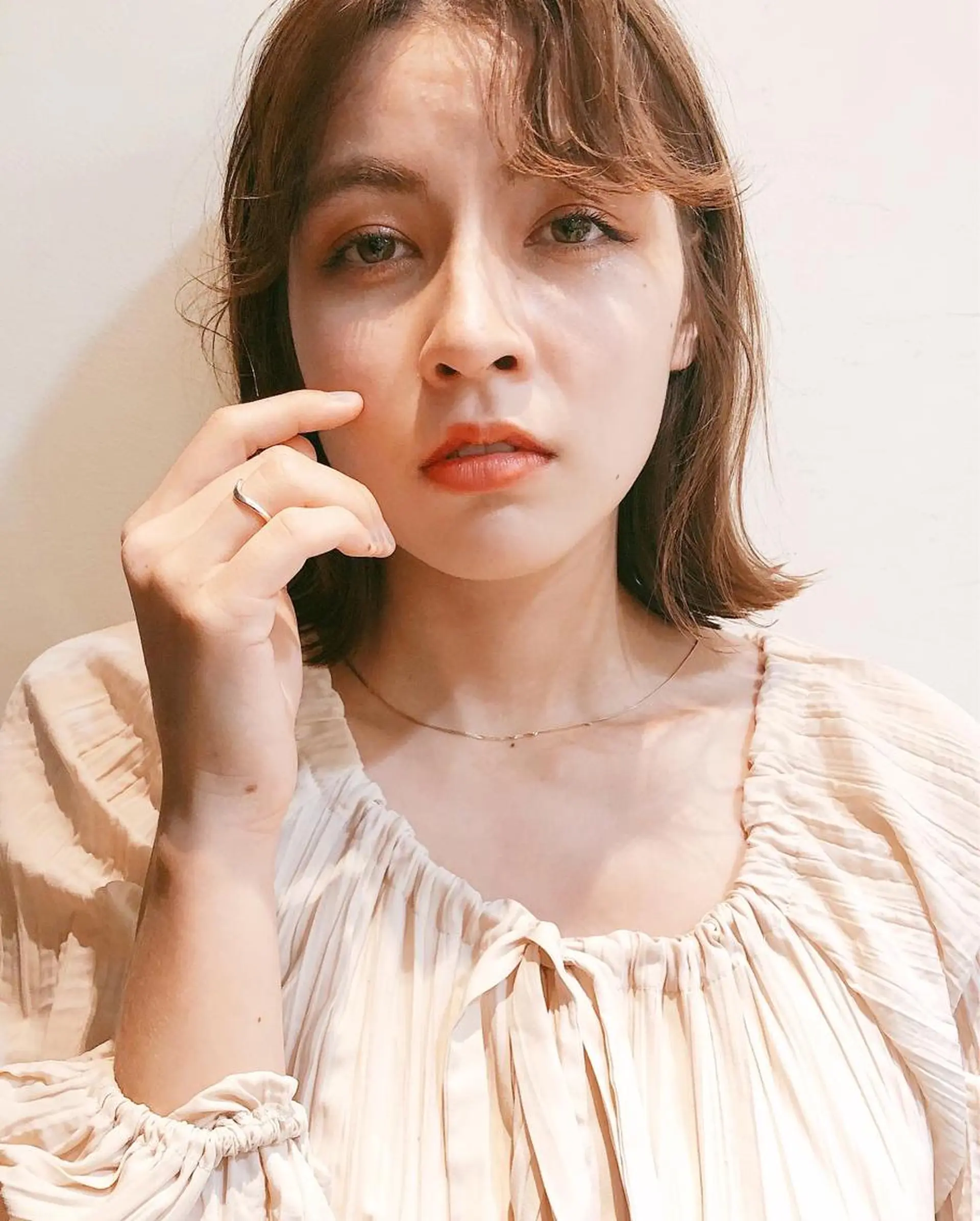 ショート カラー ケアブリーチ/ エクステ/レイヤーのヘアスタイル