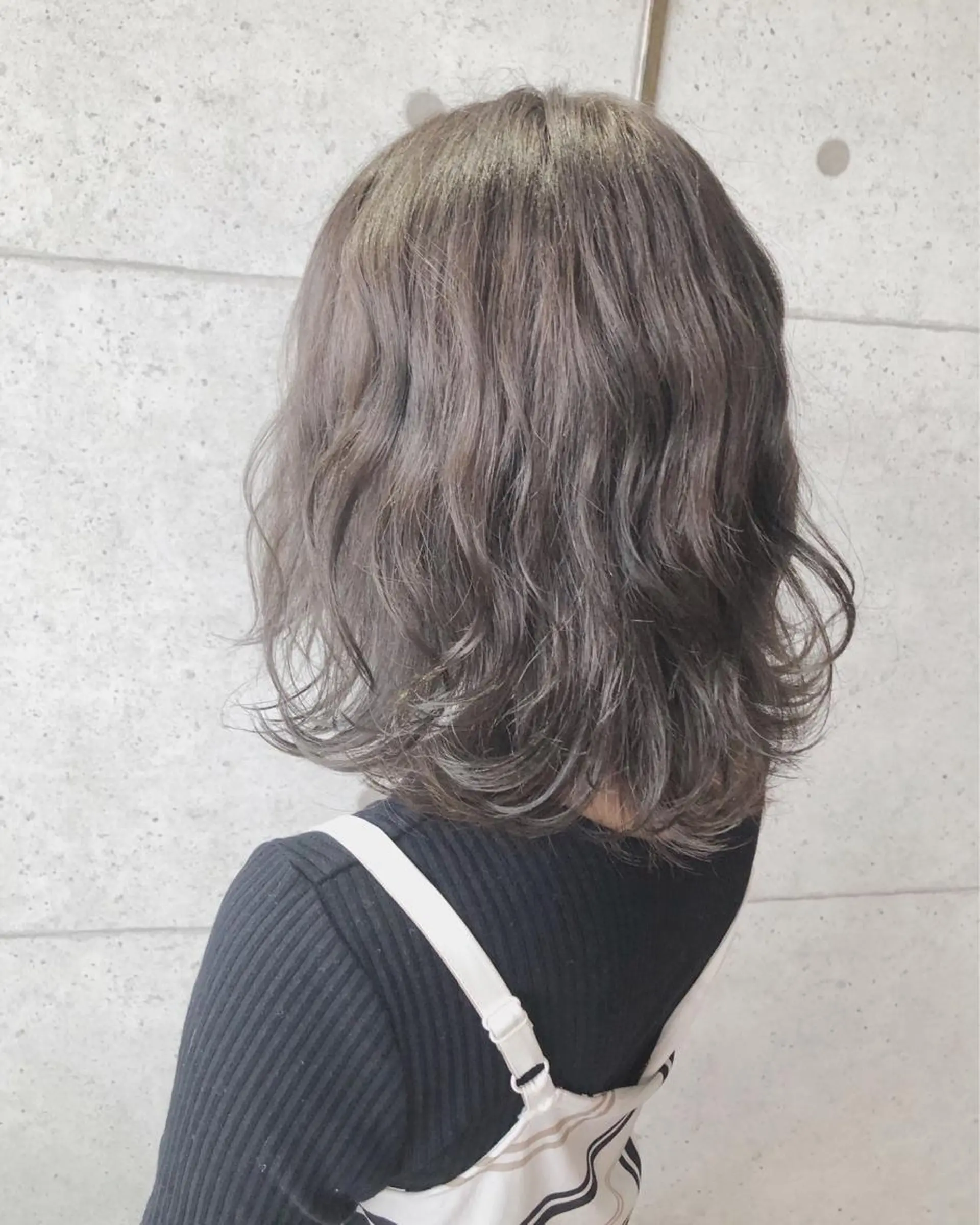 ミディアム カラー アッシュ アッシュグレー アッシュグレージュ 透明感カラー グレージュ カット ヘアカラー 福森 みずきのヘアスタイル