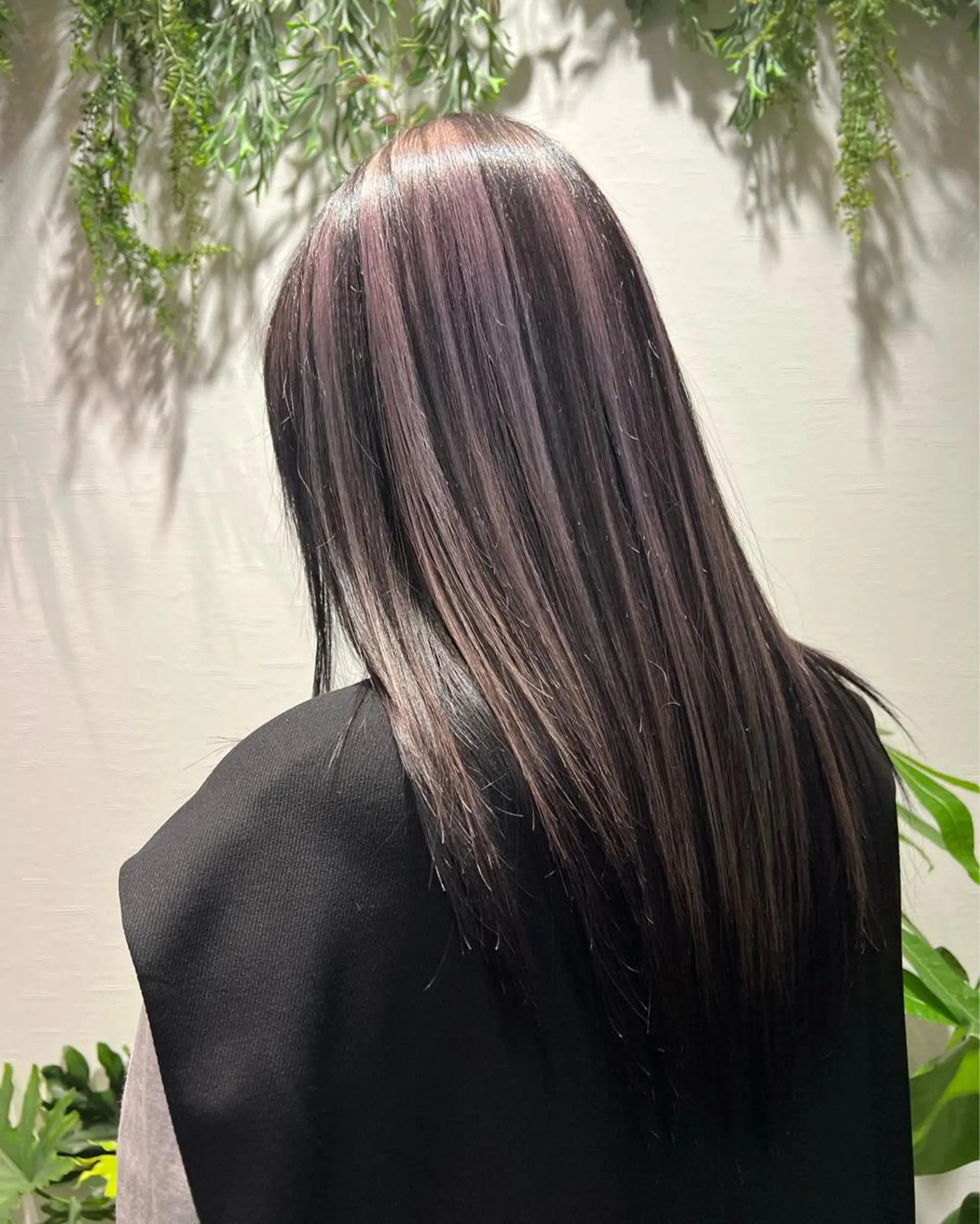 ロング カラー ブリーチ ボルドーカラー ケアブリーチ ダブルカラー イヤリングカラー salowin神戸三宮suite所属・工藤 貫多のヘアスタイル